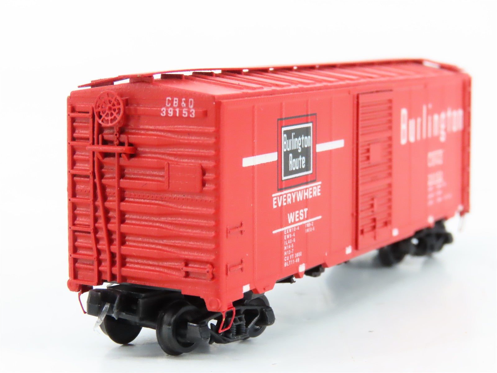 N Scale Deluxe Innovations 141112 CB&Q Burlington 40' Box Car 39153