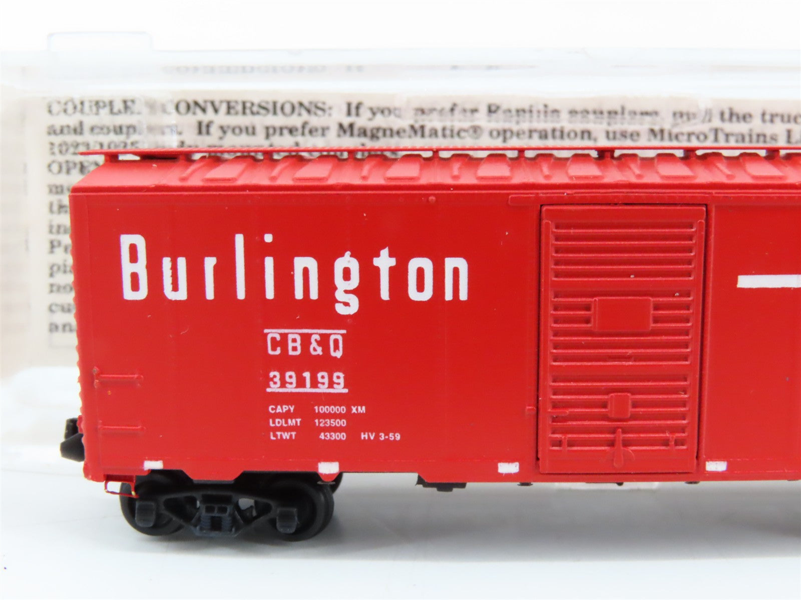 N Scale Deluxe Innovations 141112 CB&Q Burlington 40' Box Car 39199