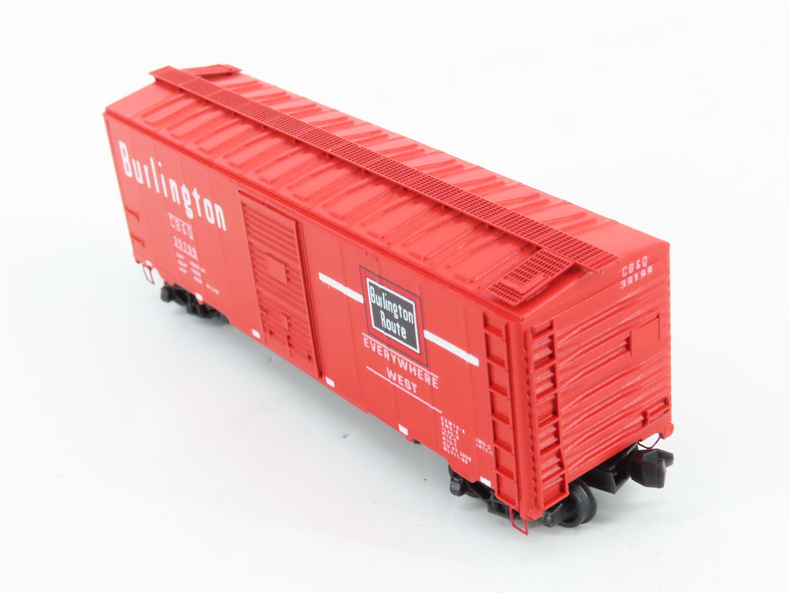 N Scale Deluxe Innovations 141112 CB&Q Burlington 40' Box Car 39199