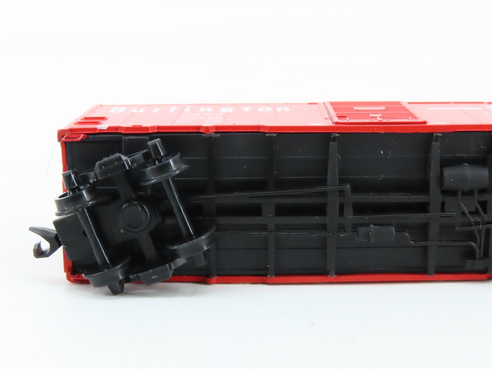 N Scale Deluxe Innovations 141112 CB&Q Burlington 40' Box Car 39199