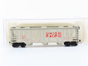 N Scale Atlas 3263 UP Union Pacific 3-Bay Covered Hopper  19711