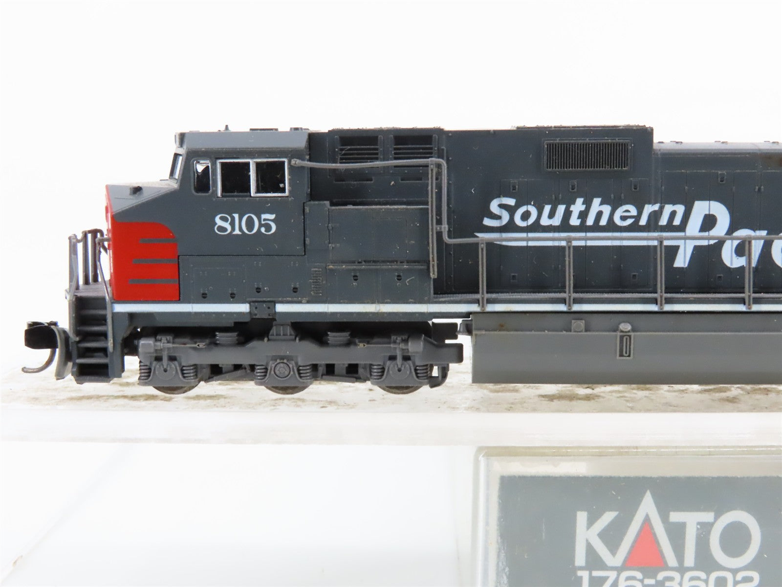 N Scale Kato 176-3602 SP Southern Pacific C44-9W Diesel Loco #8105 wDCC