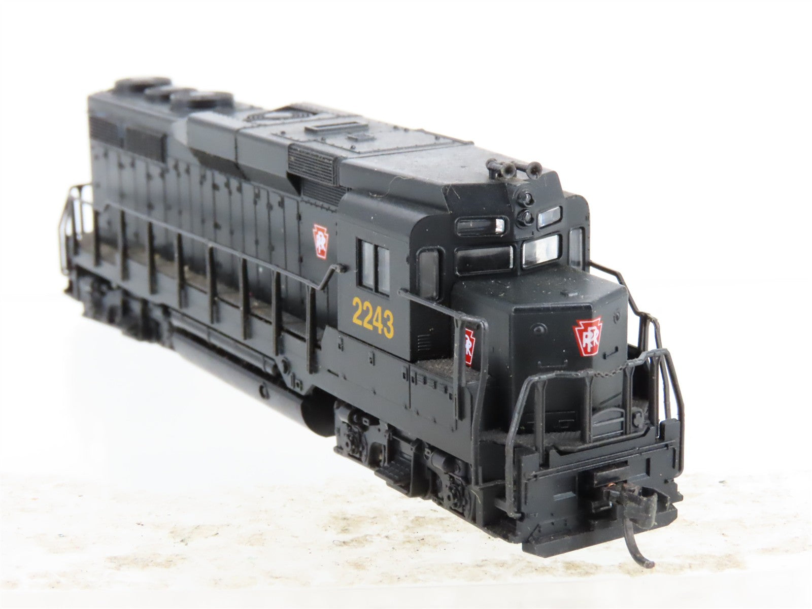 N Scale Atlas 4735 PRR Pennsylvania GP30 Diesel Locomotive #2243 wDCC