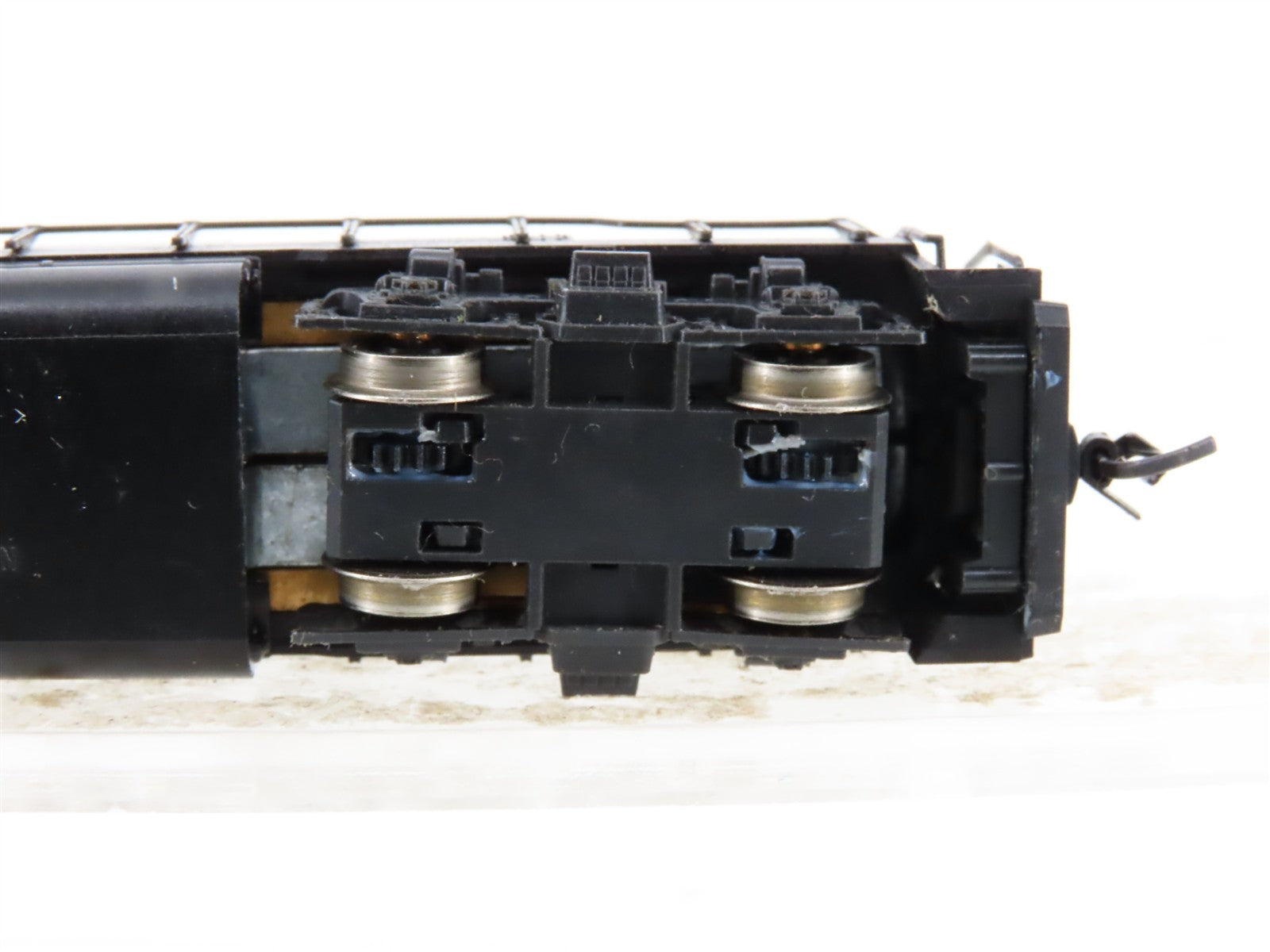 N Scale Atlas 4735 PRR Pennsylvania GP30 Diesel Locomotive #2243 wDCC
