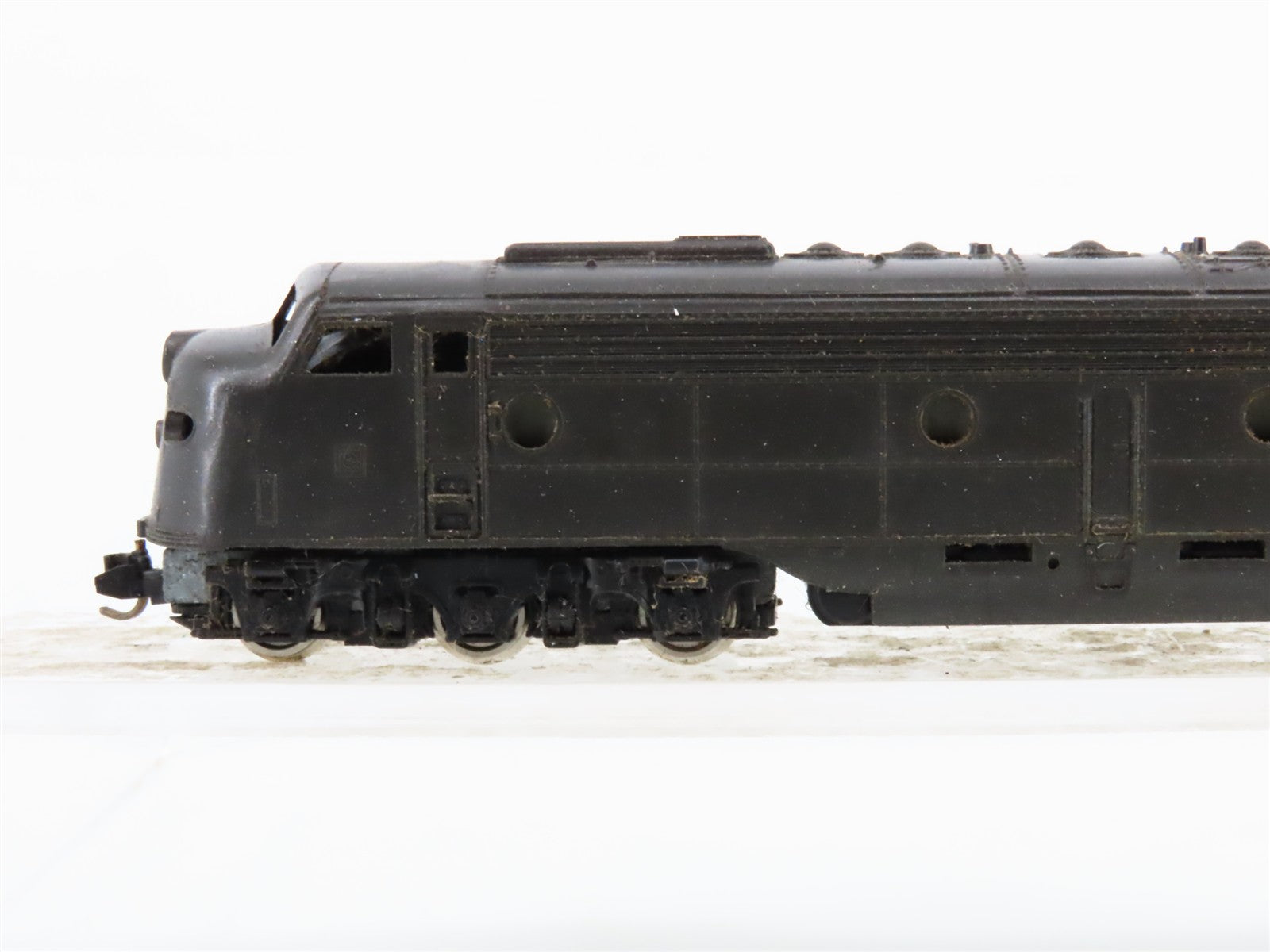 N Scale Con-Cor Undecorated E8/9A Diesel Locomotive