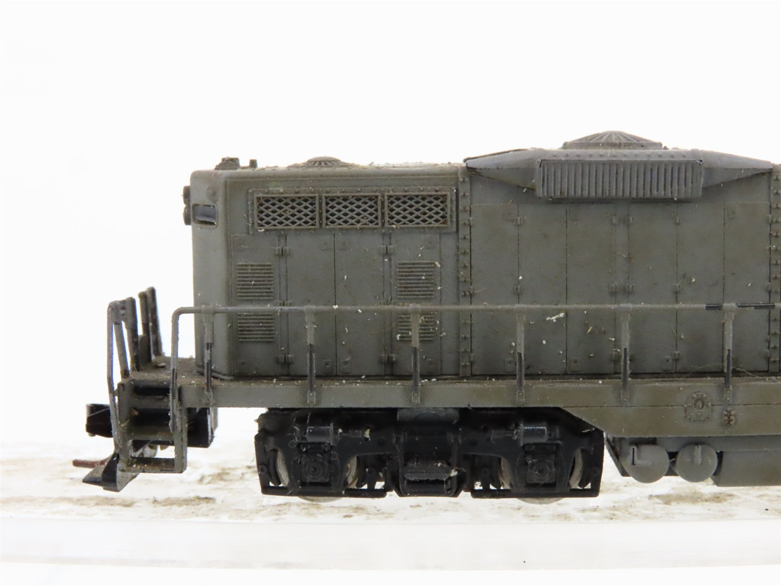 N Scale Kato Undecorated GP7 Diesel Locomotive