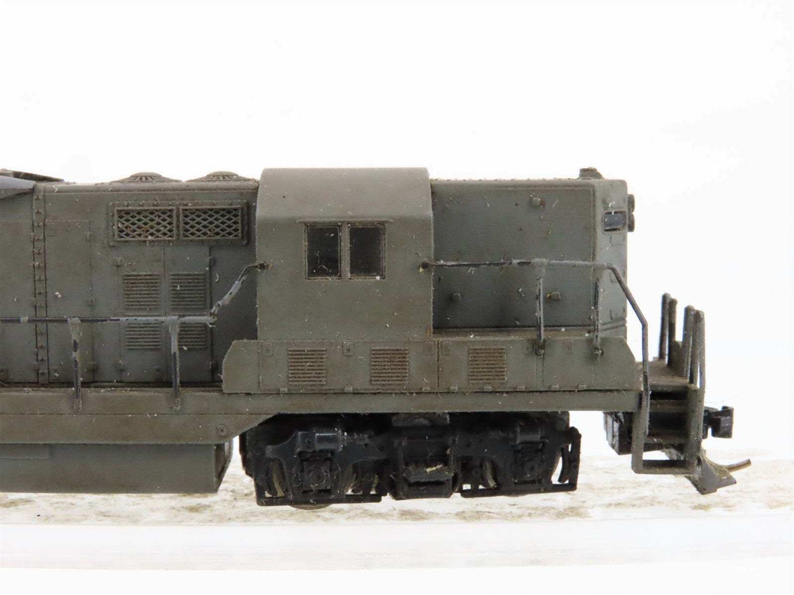N Scale Kato Undecorated GP7 Diesel Locomotive