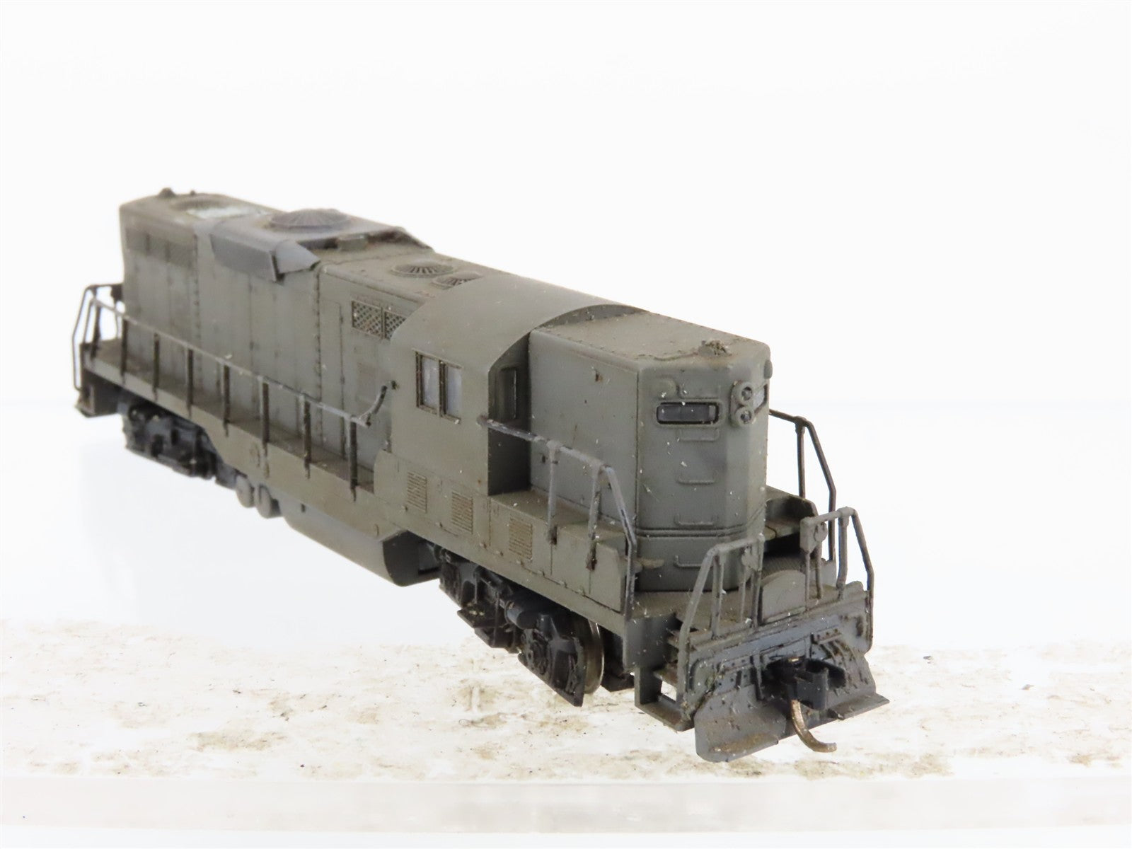 N Scale Kato Undecorated GP7 Diesel Locomotive