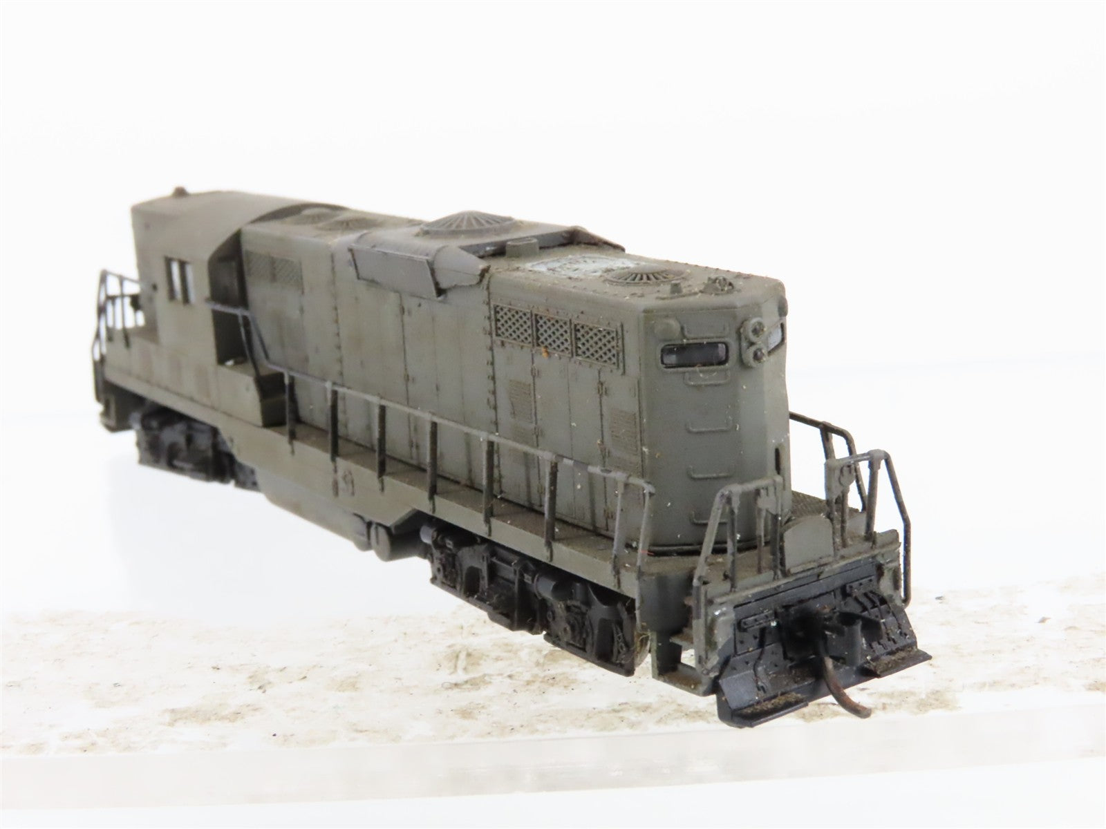 N Scale Kato Undecorated GP7 Diesel Locomotive