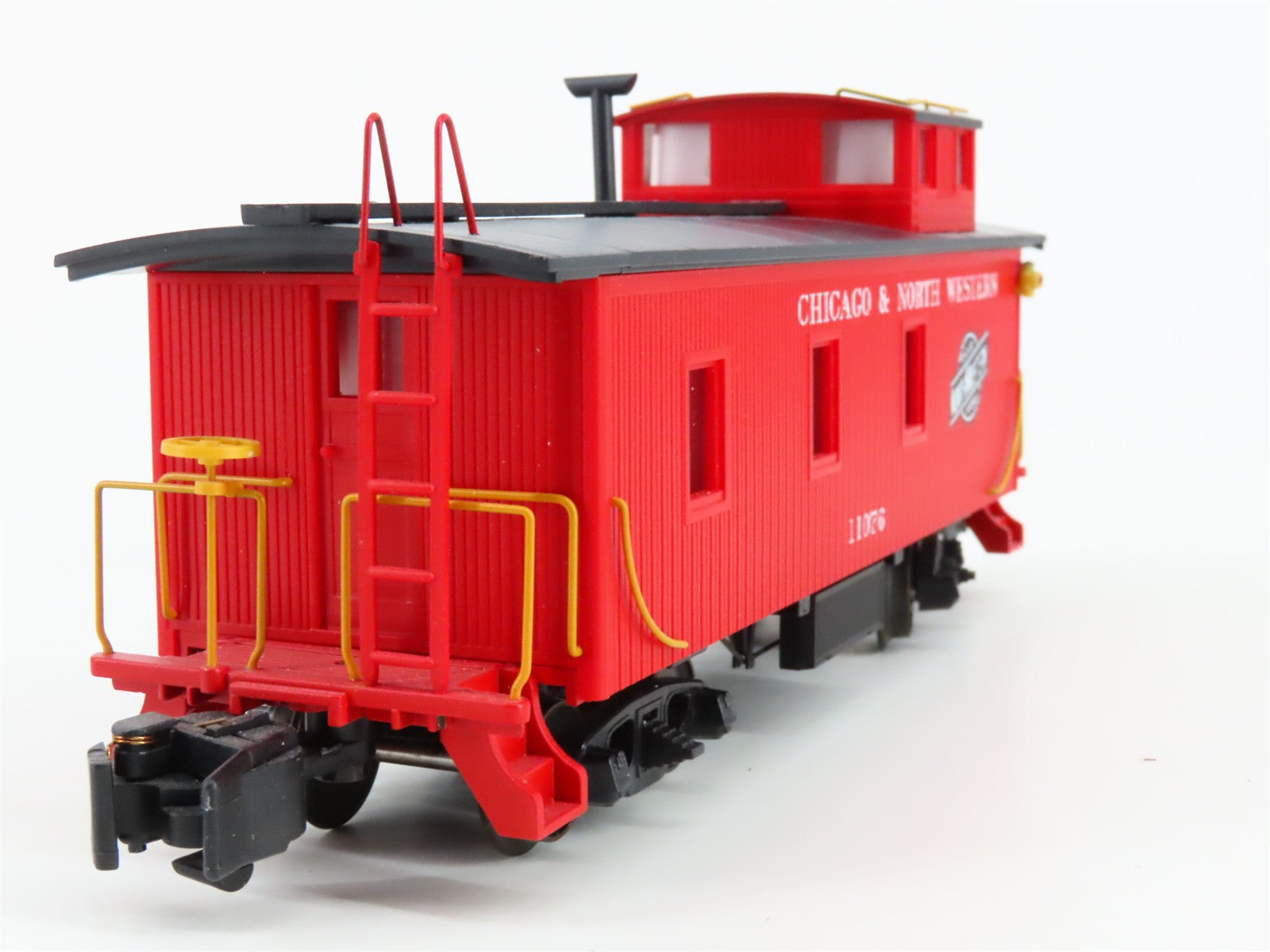 S Scale American Models 7507 Chicago & North Western Wood Caboose Lighted RTR