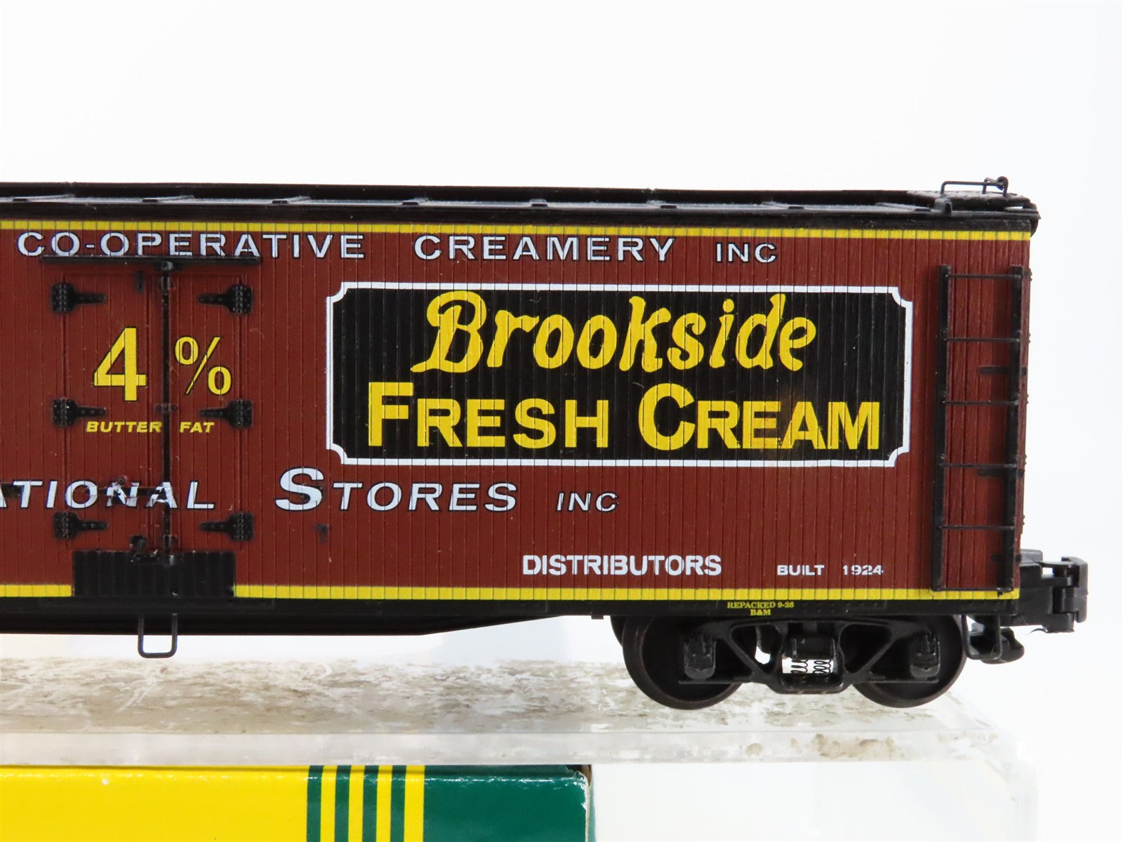 S Scale S-Helper Service 00658 MTC Brookside Milk Reefer 1833 RTR