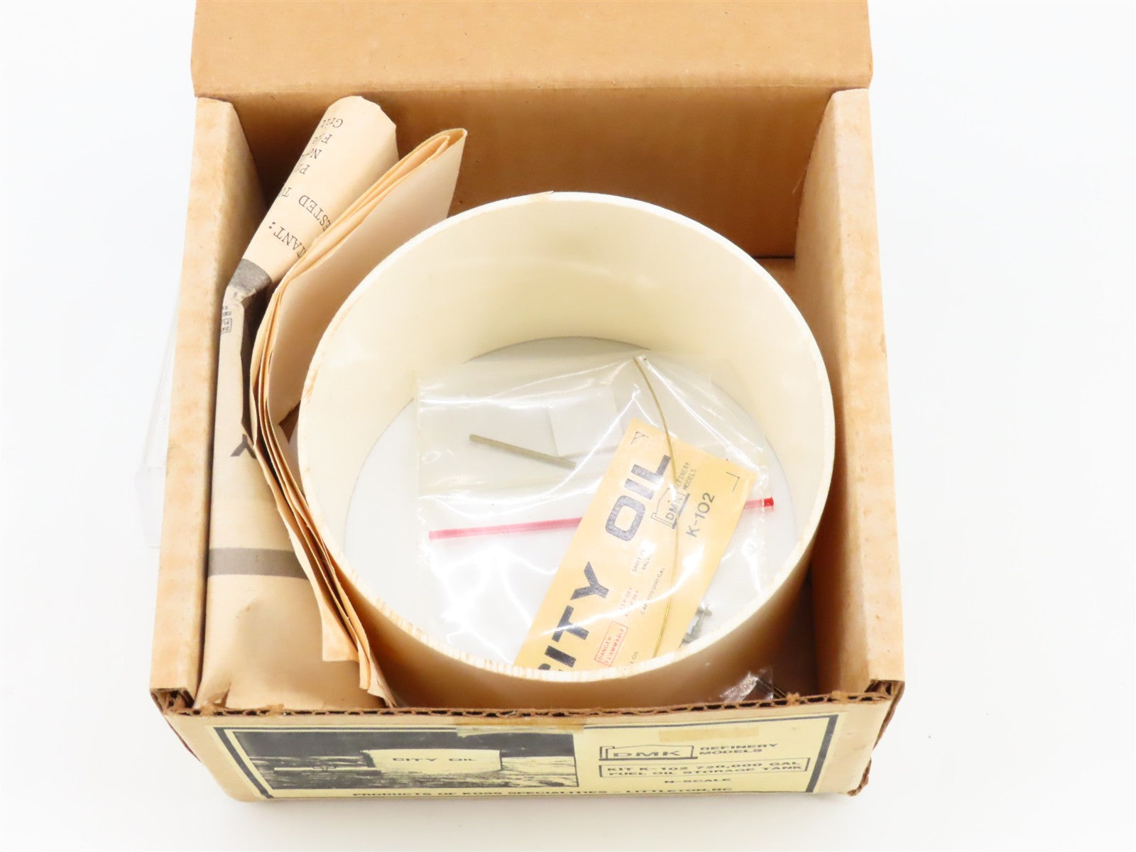 N Scale DMK K-102 720k Gal Fuel Oil Storage Tank Building Kit