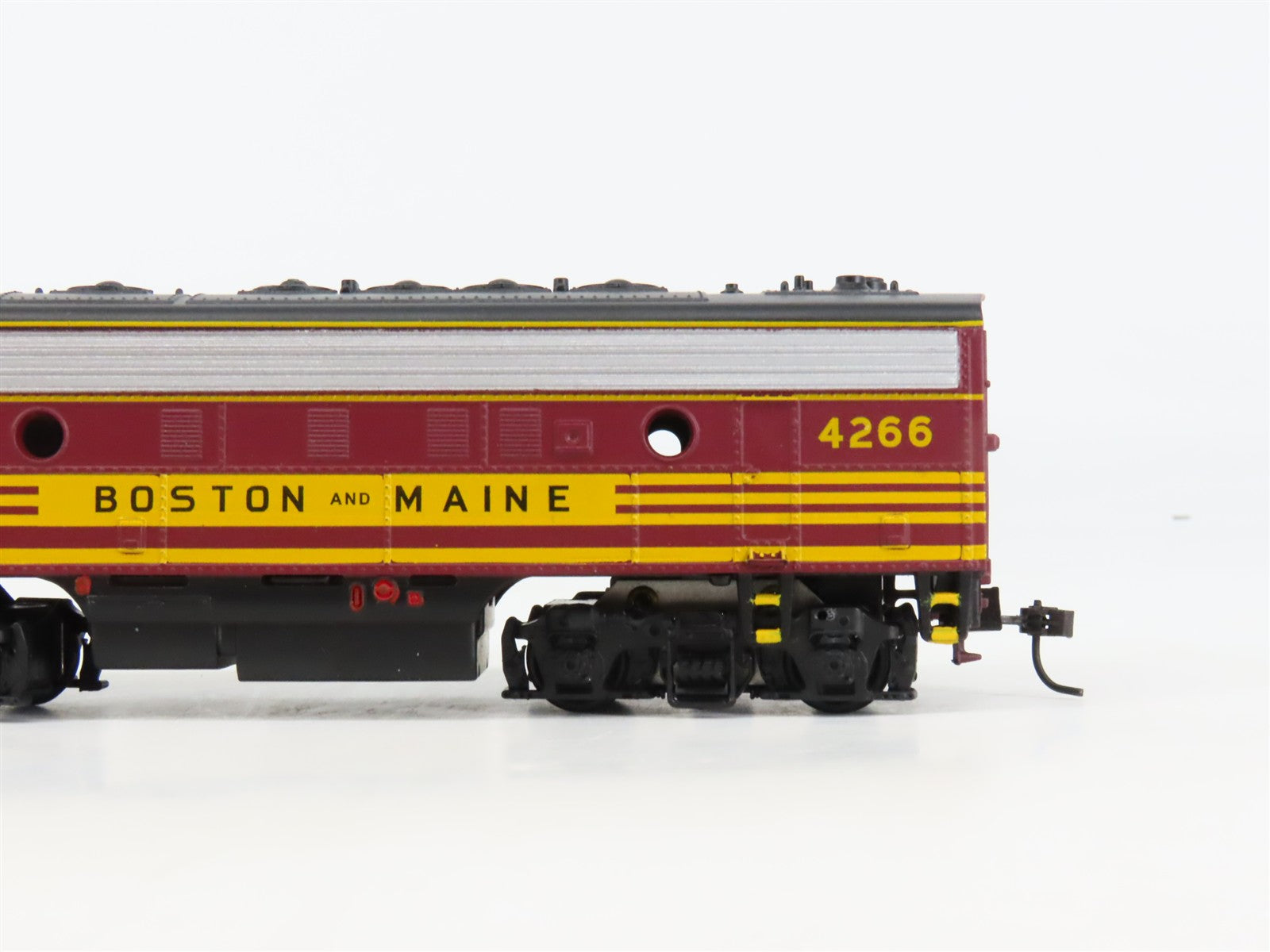 HO Scale Athearn 2209 B&M Boston & Maine F7 A/A Diesel Locomotive Set