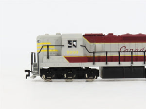 HO Scale IHC 3807 CP Canadian Pacific SD24 Diesel Locomotive #9950
