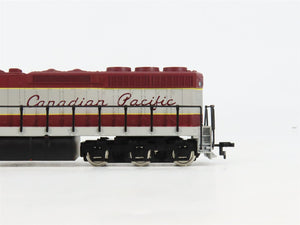 HO Scale IHC 3807 CP Canadian Pacific SD24 Diesel Locomotive #9950