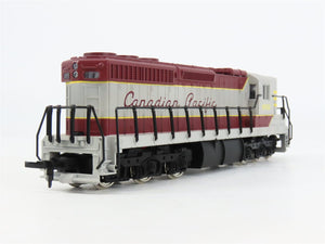 HO Scale IHC 3807 CP Canadian Pacific SD24 Diesel Locomotive #9950
