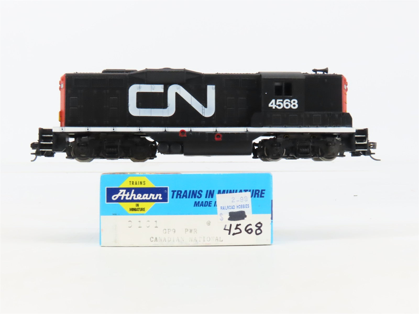 HO Scale Athearn 3181 CN Canadian National GP9 Diesel Locomotive #4568