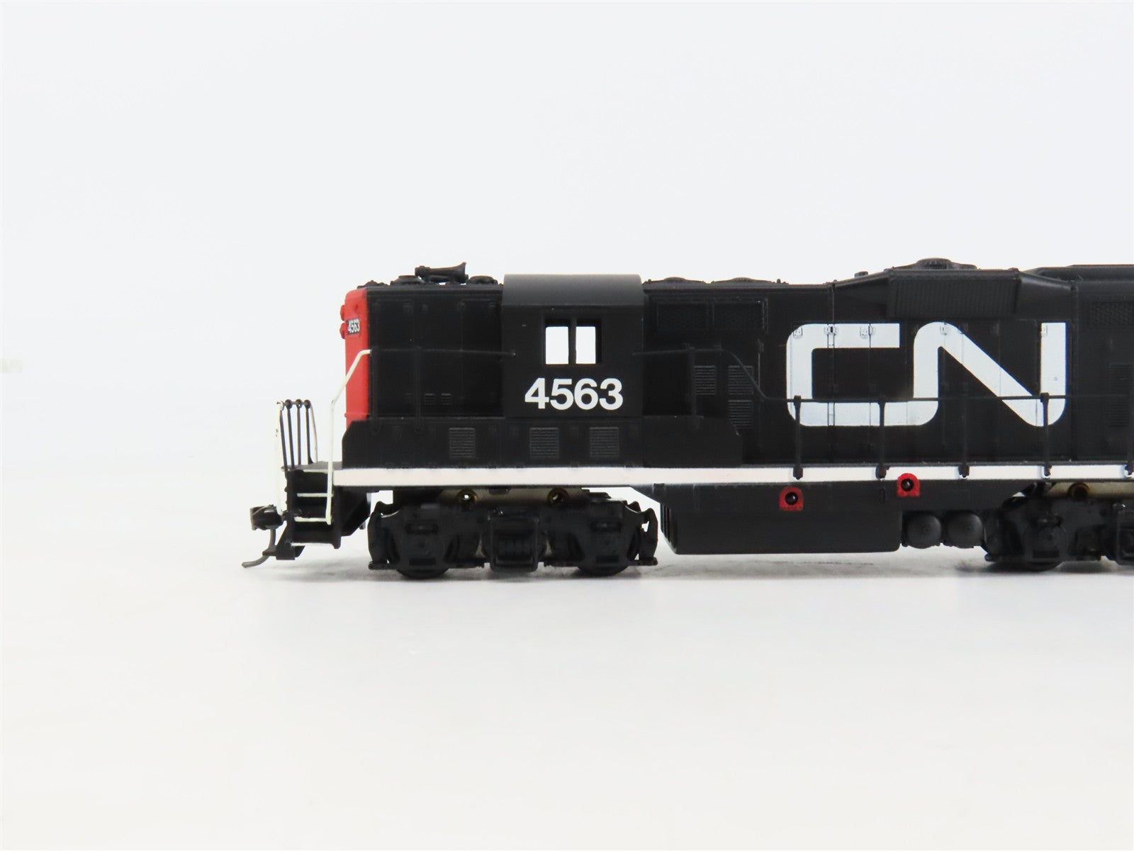 HO Scale Athearn 3061 CN Canadian National GP9 Diesel Locomotive #4563 UNPOWERED