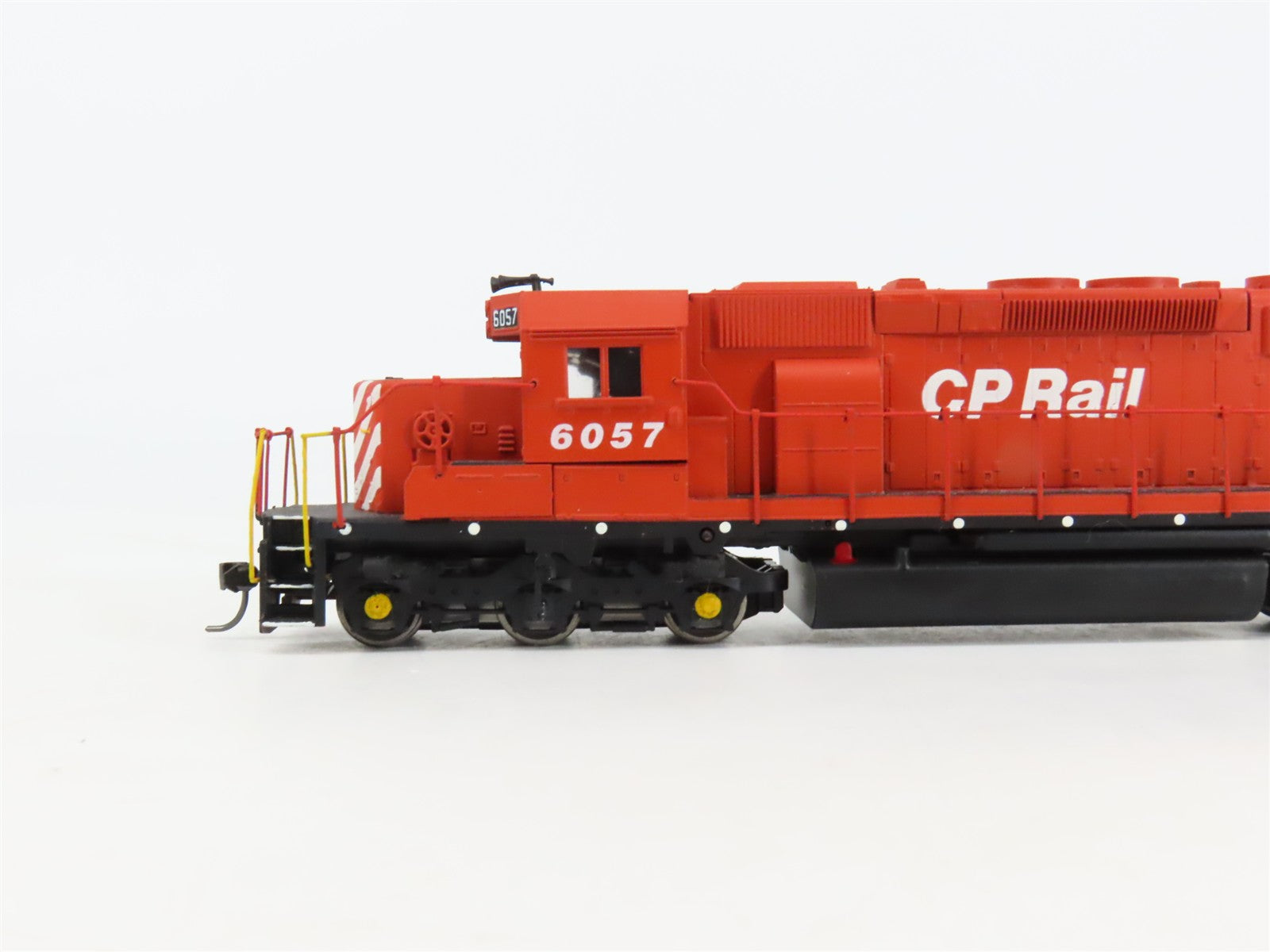 HO Scale Athearn 4412 CP Canadian Pacific SD40-2 Diesel Locomotive #6057