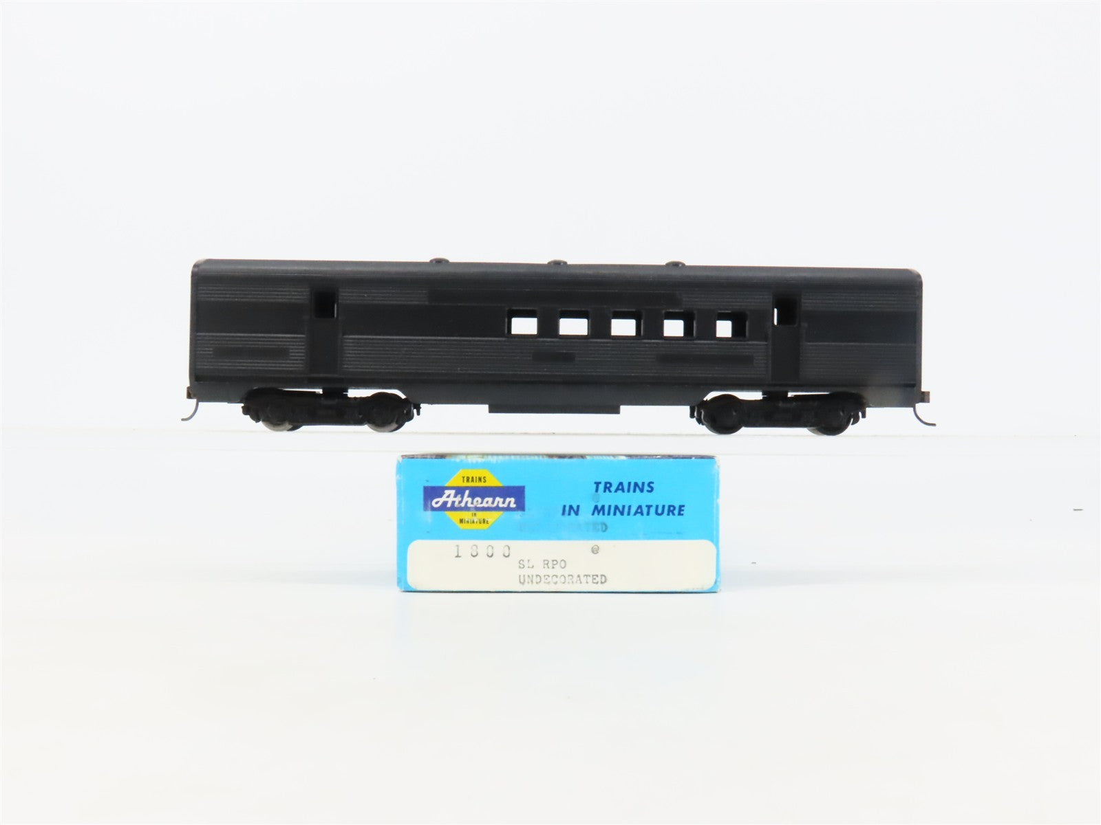 HO Scale Athearn 1800 Undecorated RPO Passenger Car