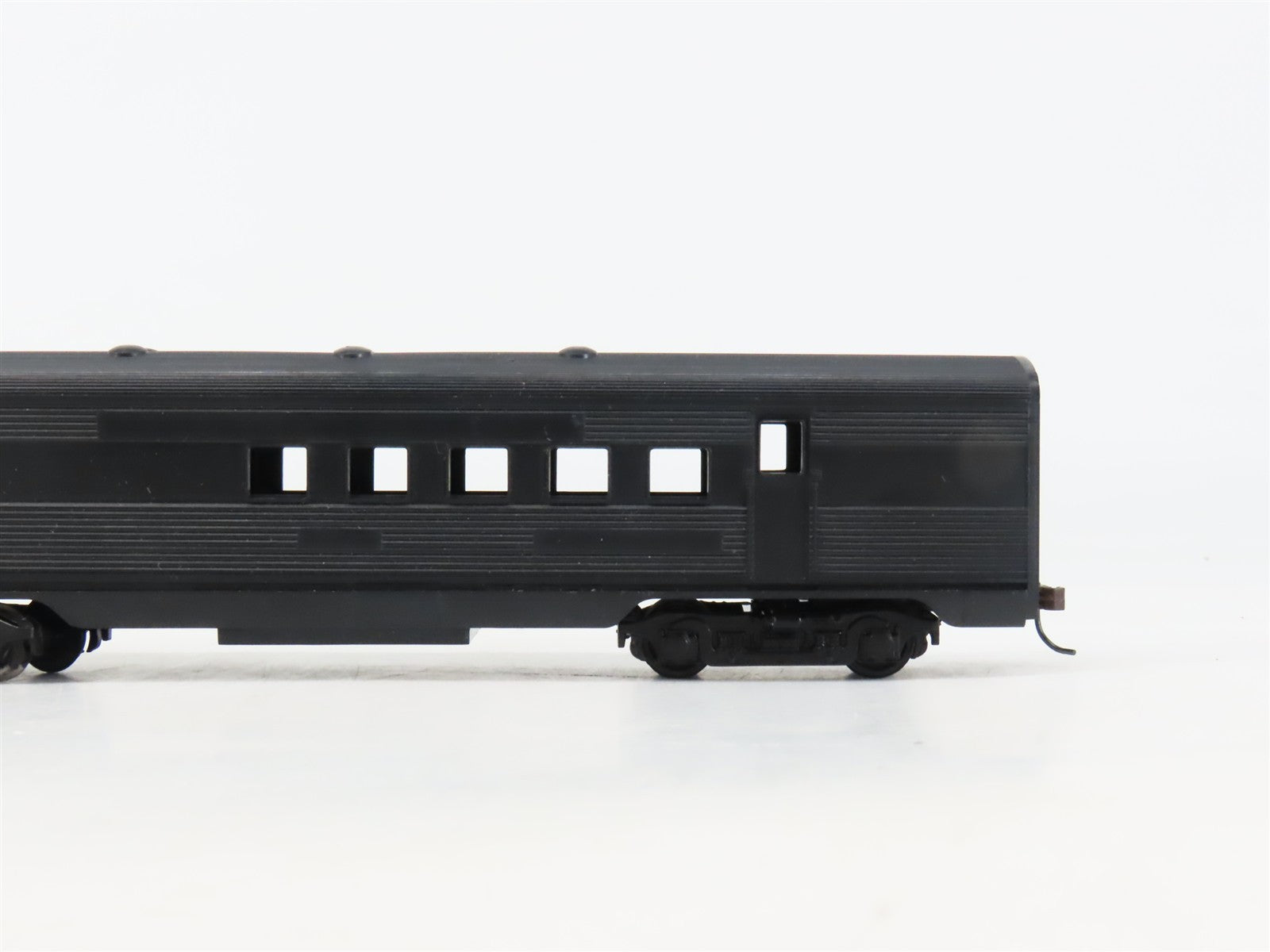 HO Scale Athearn 1800 Undecorated RPO Passenger Car