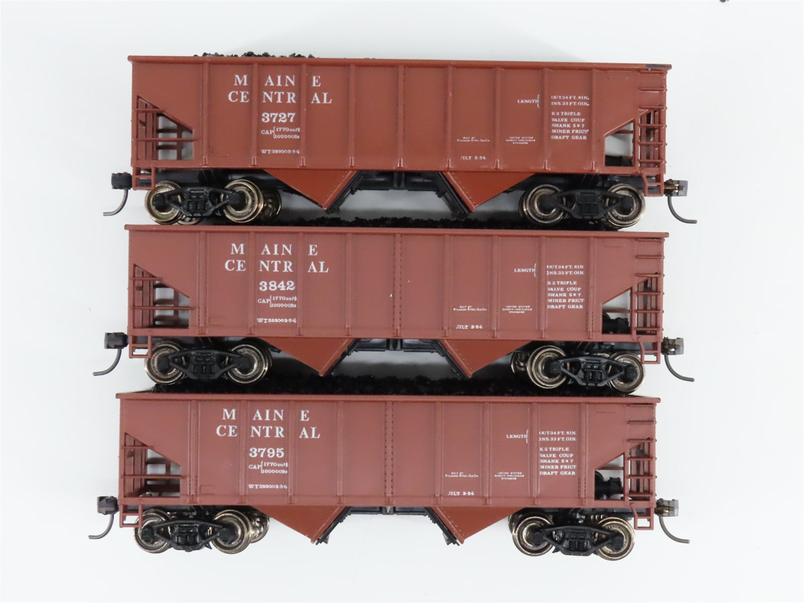 HO Scale Bev-Bel/Train Miniature 904 MEC Maine Central 2-Bay Hopper w/Load 3-Pk.