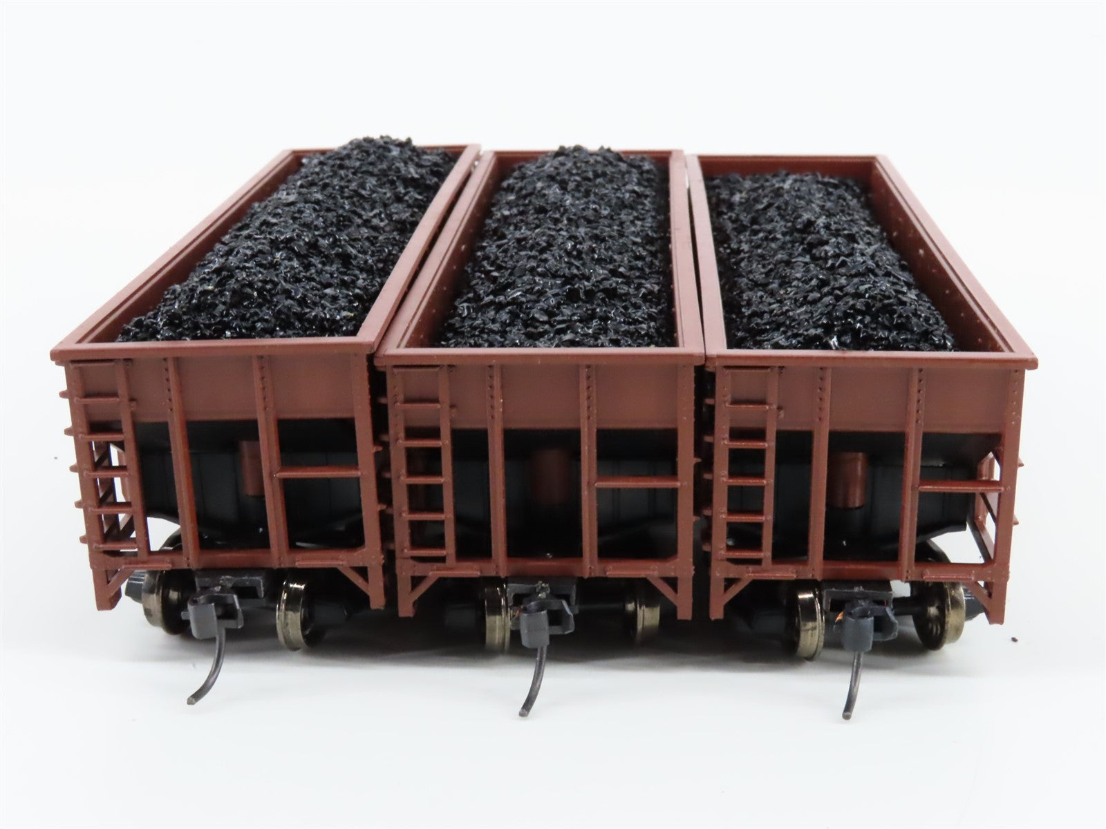 HO Scale Bev-Bel/Train Miniature 904 MEC Maine Central 2-Bay Hopper w/Load 3-Pk.