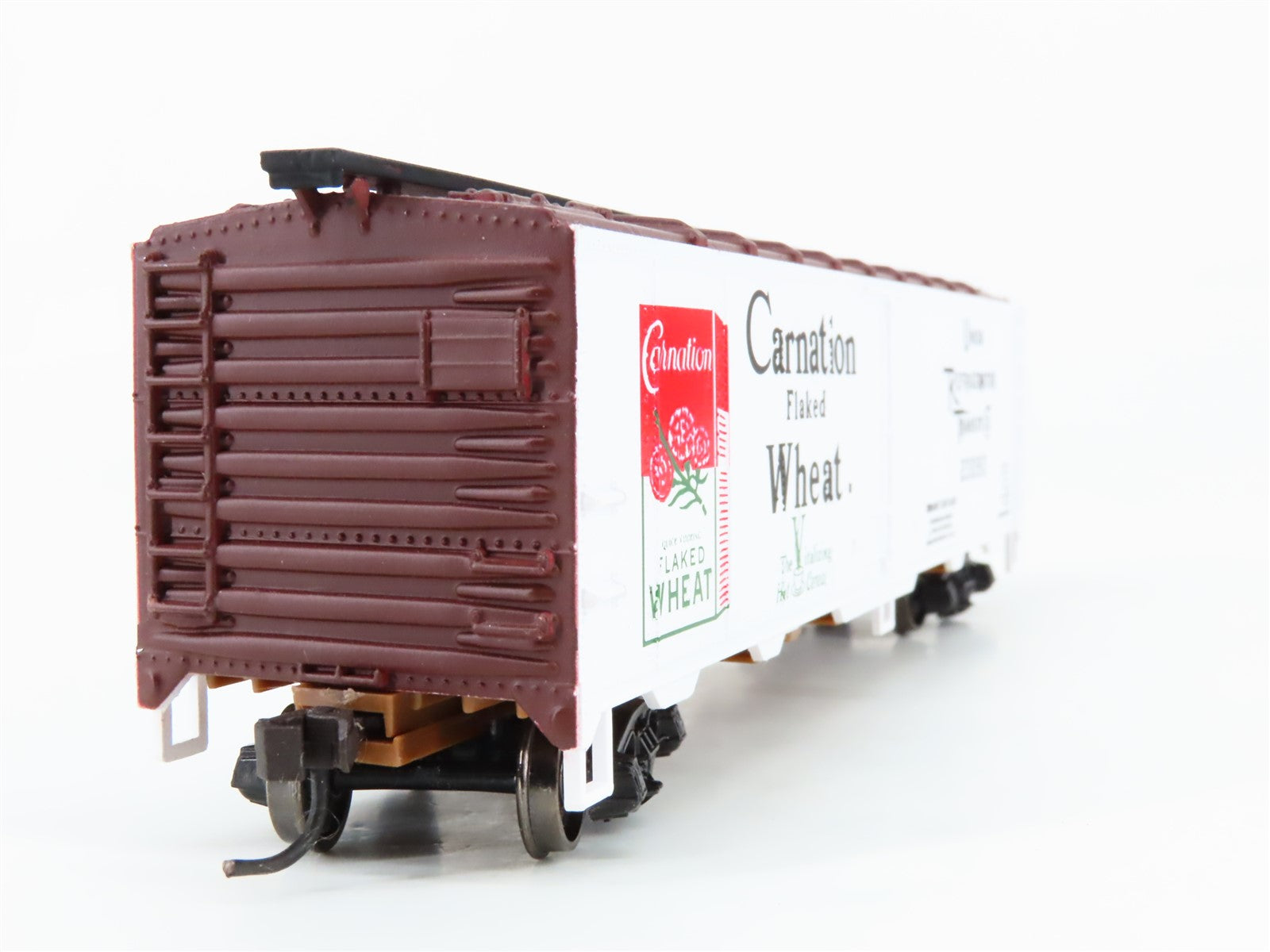 HO Scale Walthers Trainline URTC Carnation Flaked Wheat Reefer #23090