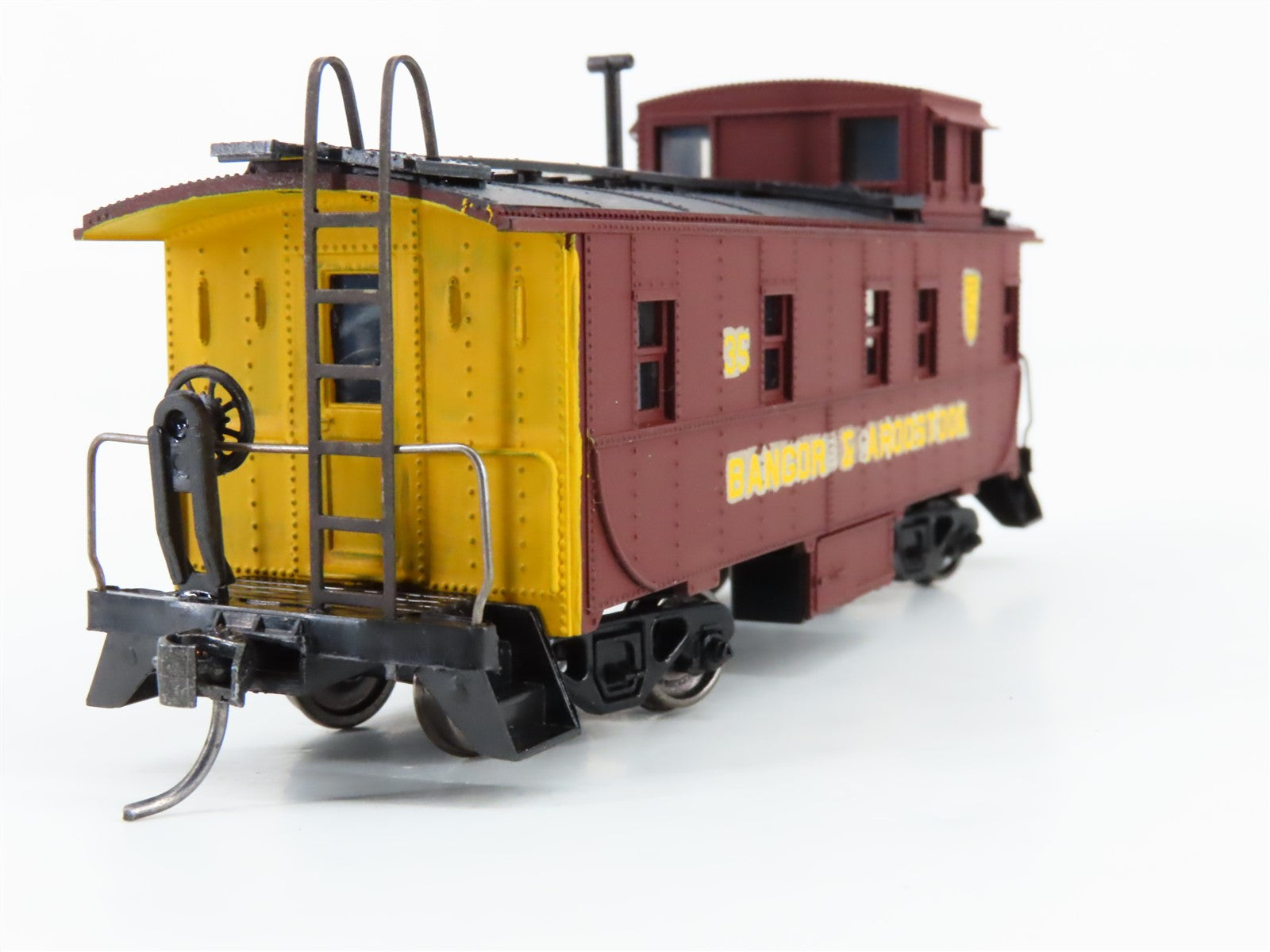HO Scale Athearn 1249 BAR Bangor & Aroostook Caboose #35 - CUSTOM