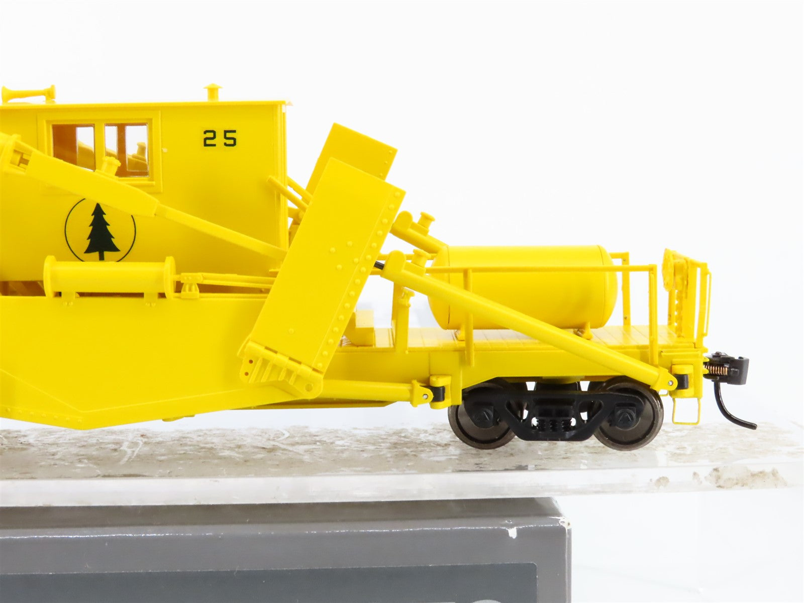 HO Scale Walthers Proto 920-110108 Unlettered, Painted (Yellow) Jordan Spreader