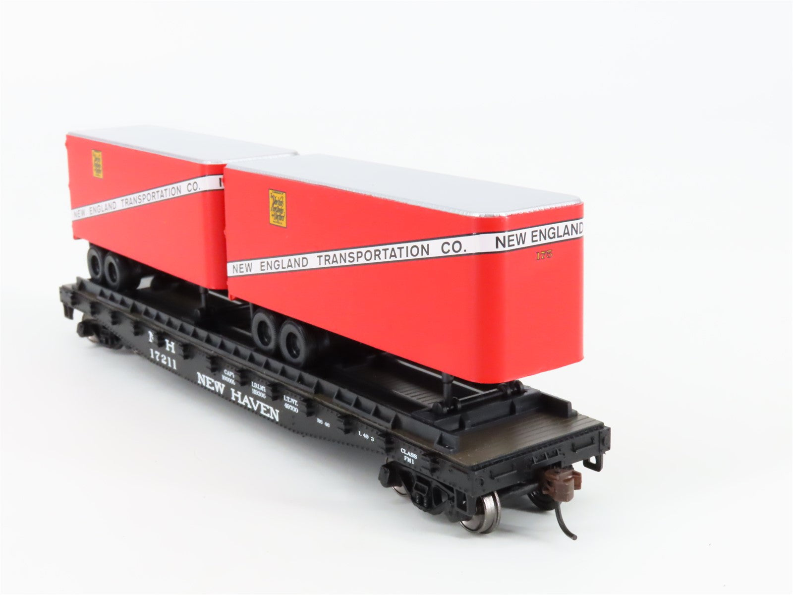 HO Scale Athearn 92368 NH New Haven 50' Flat Car #17211 w/ Two 25' Van Trailers