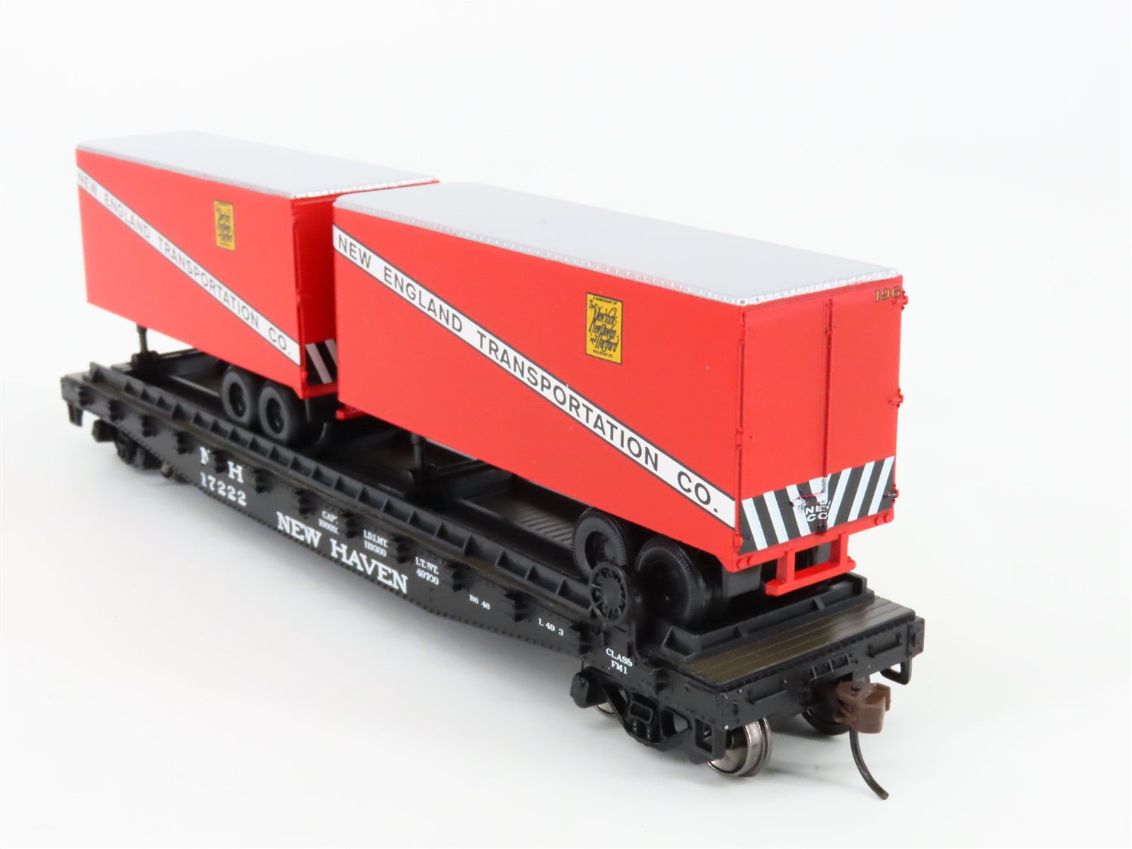 HO Scale Athearn 72368 NH New Haven 50' Flat Car #17222 w/ Two 25' Van Trailers