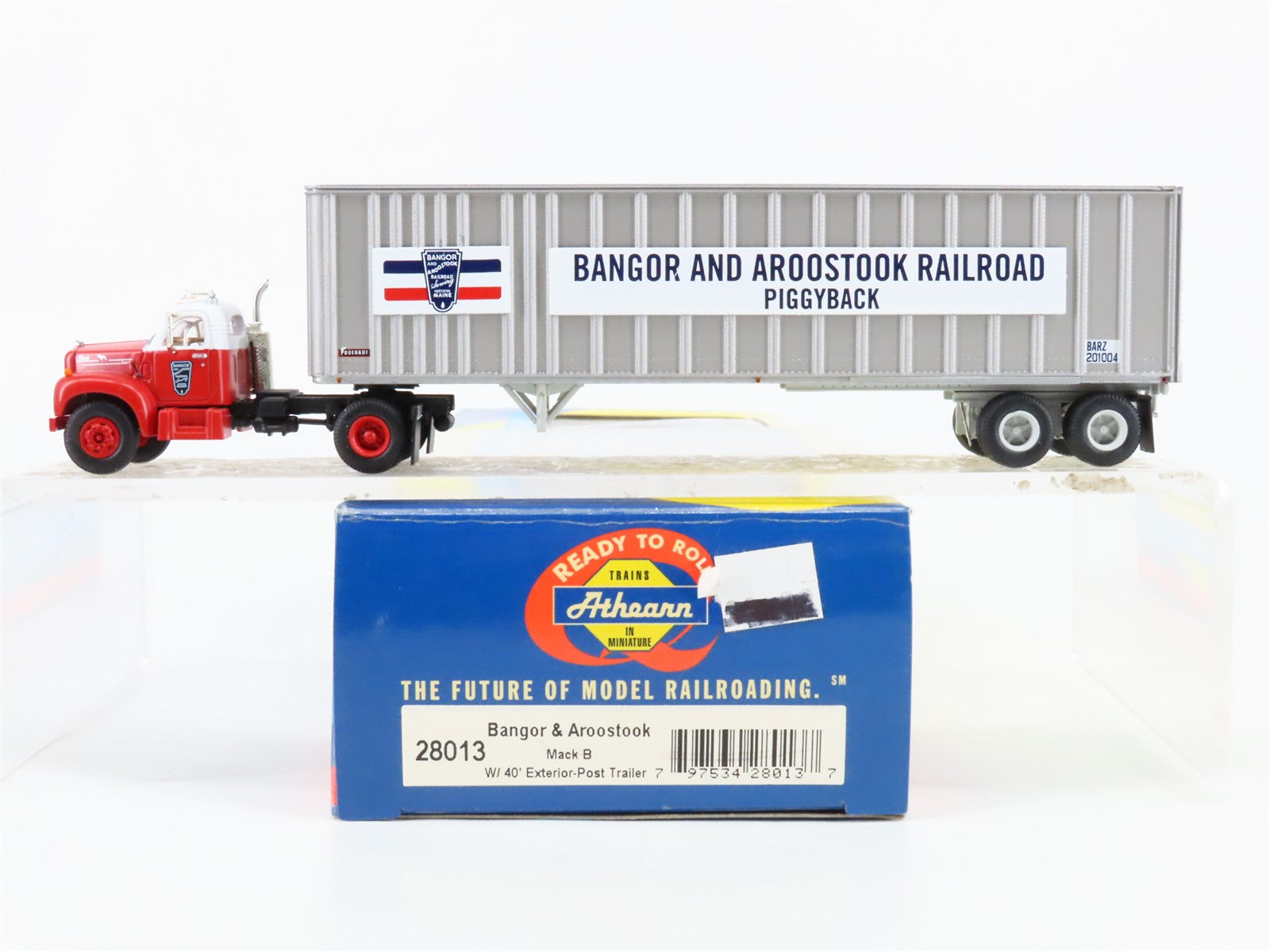 HO Scale Athearn 28013 BAR Bangor & Aroostook Mack B Tractor w/ 40' Trailer