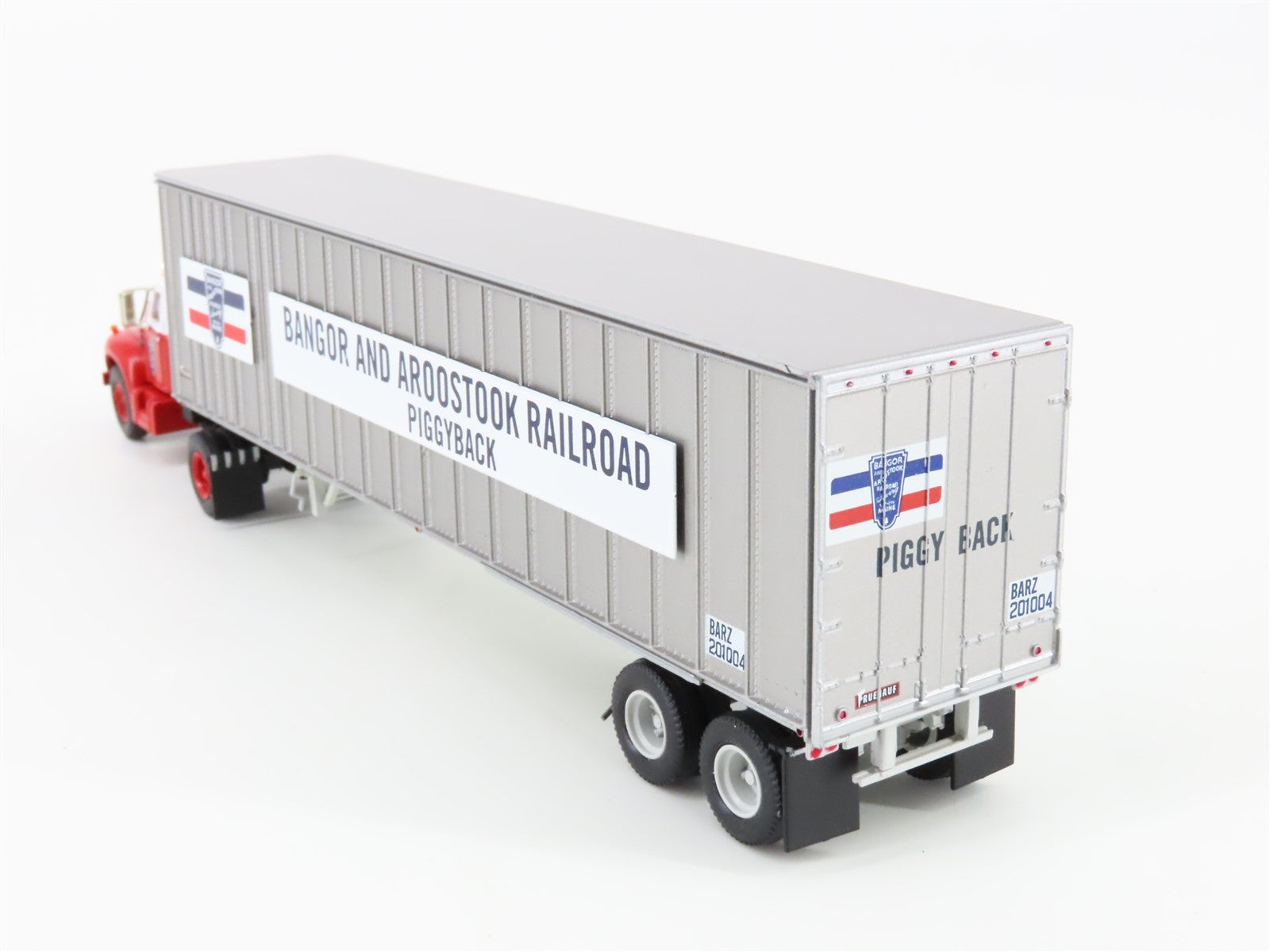 HO Scale Athearn 28013 BAR Bangor & Aroostook Mack B Tractor w/ 40' Trailer