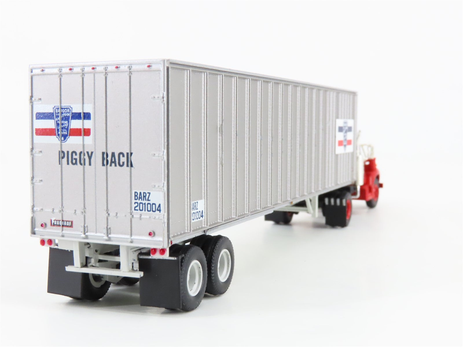 HO Scale Athearn 28013 BAR Bangor & Aroostook Mack B Tractor w/ 40' Trailer