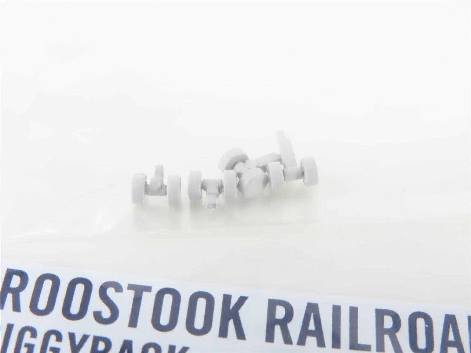 HO Scale Athearn 28013 BAR Bangor & Aroostook Mack B Tractor w/ 40' Trailer