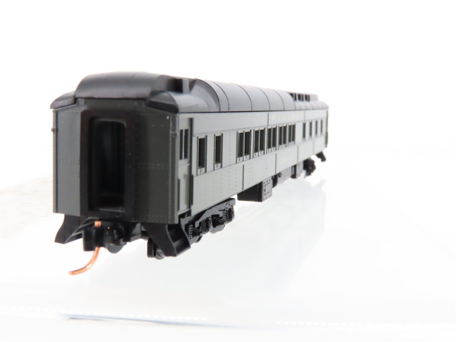 N Scale Micro-Trains MTL 14100040 ATSF Santa Fe Sleeper Passenger 
