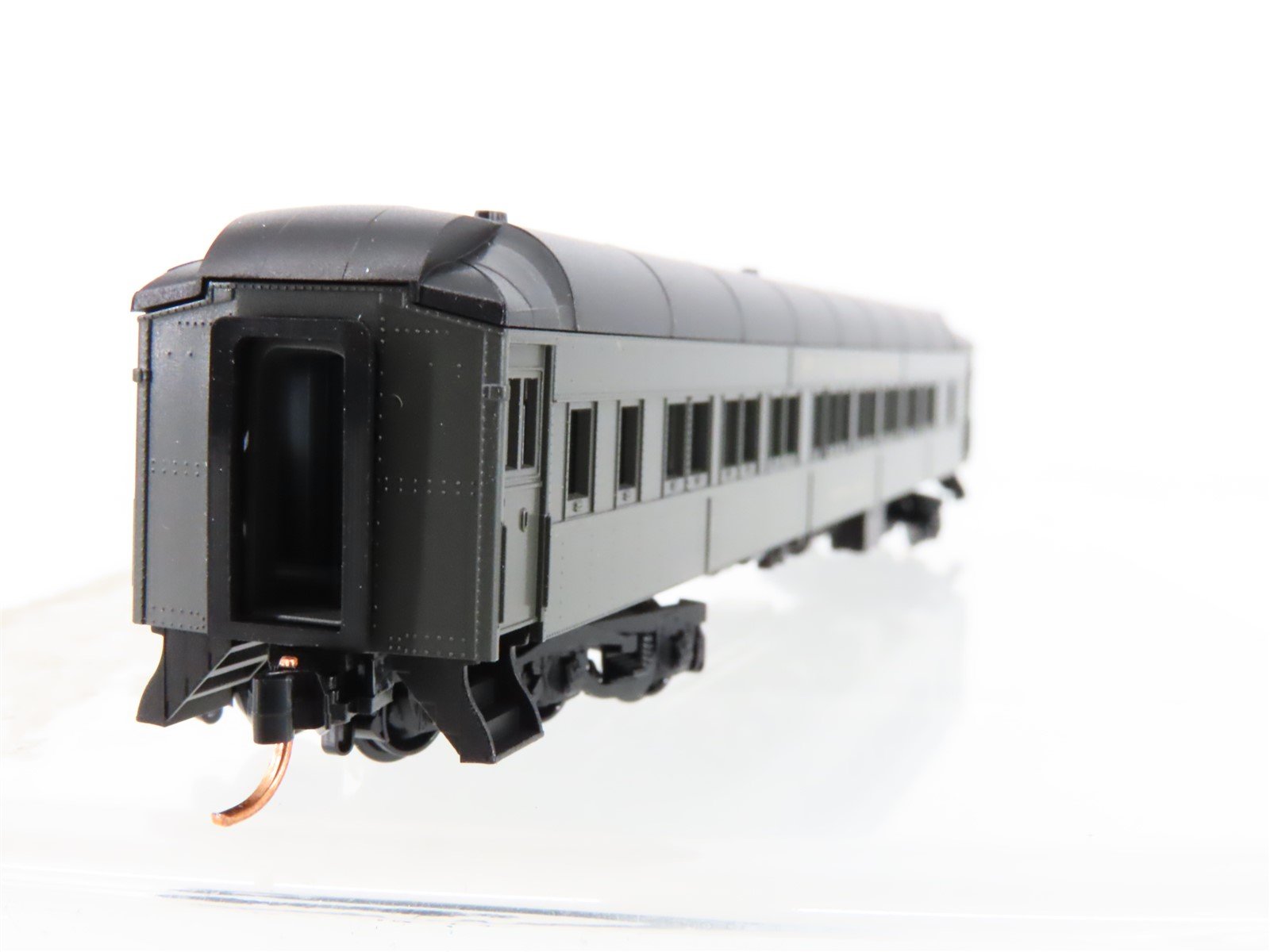 N Scale Micro-Trains MTL 14100040 ATSF Santa Fe Sleeper Passenger 
