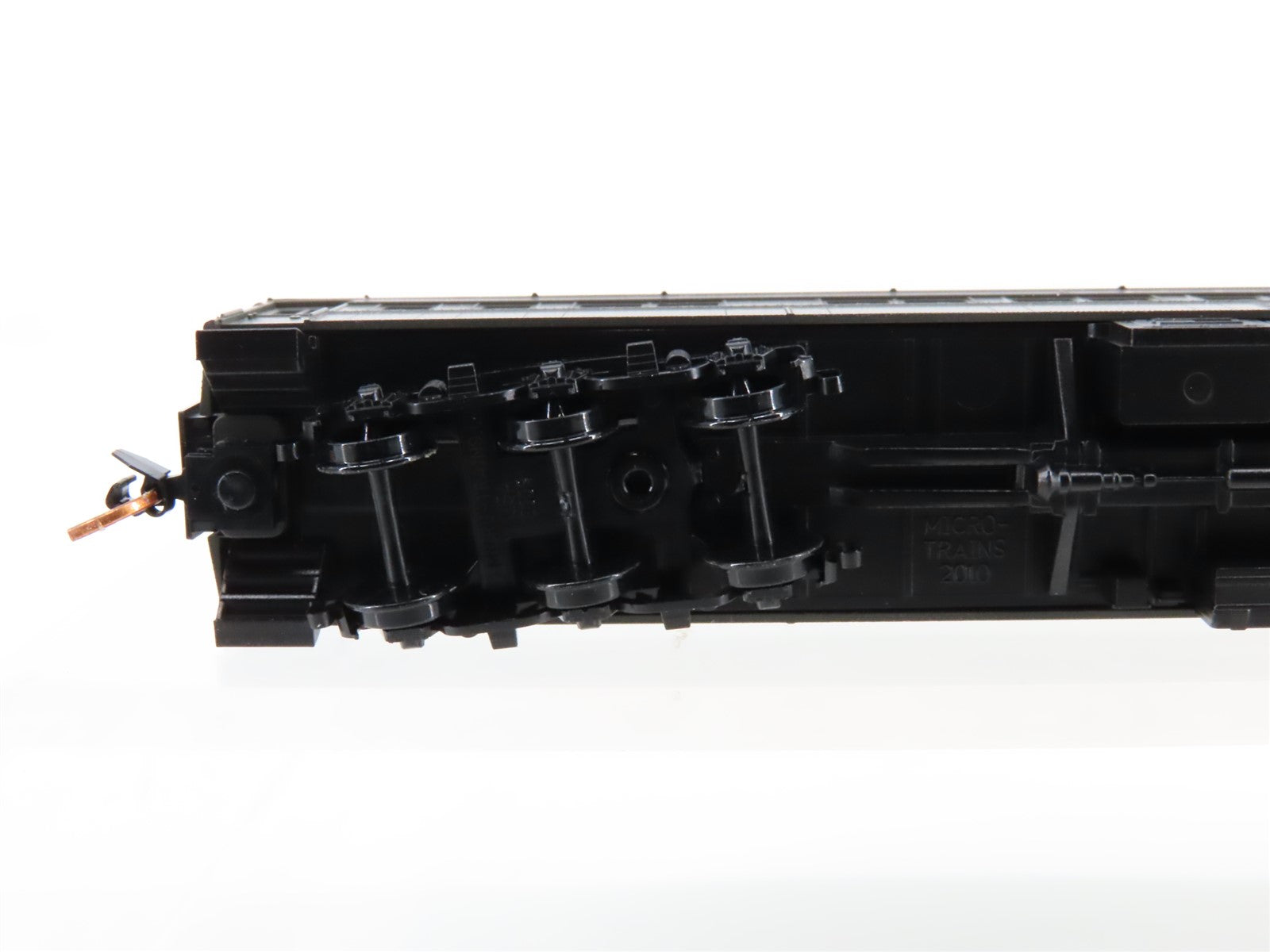 N Micro-Trains MTL 14200040 ATSF Santa Fe 83' 12-1 Sleeper Passenger 