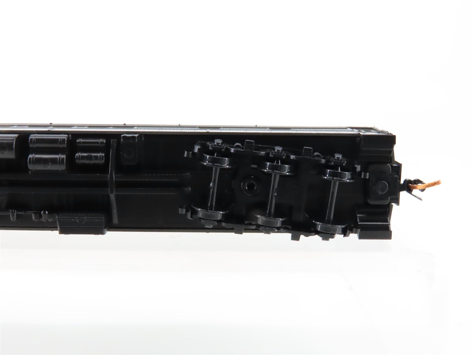 N Micro-Trains MTL 14200040 ATSF Santa Fe 83' 12-1 Sleeper Passenger 