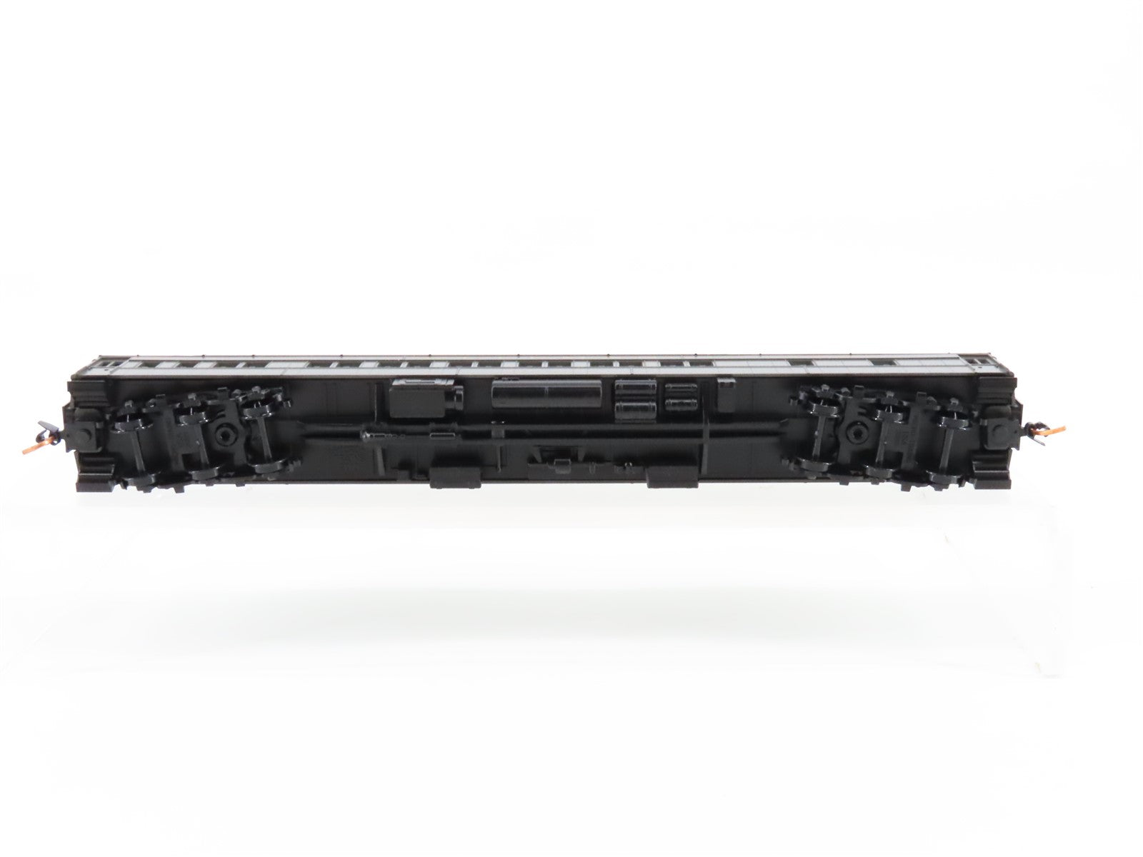 N Micro-Trains MTL 14200040 ATSF Santa Fe 83' 12-1 Sleeper Passenger 