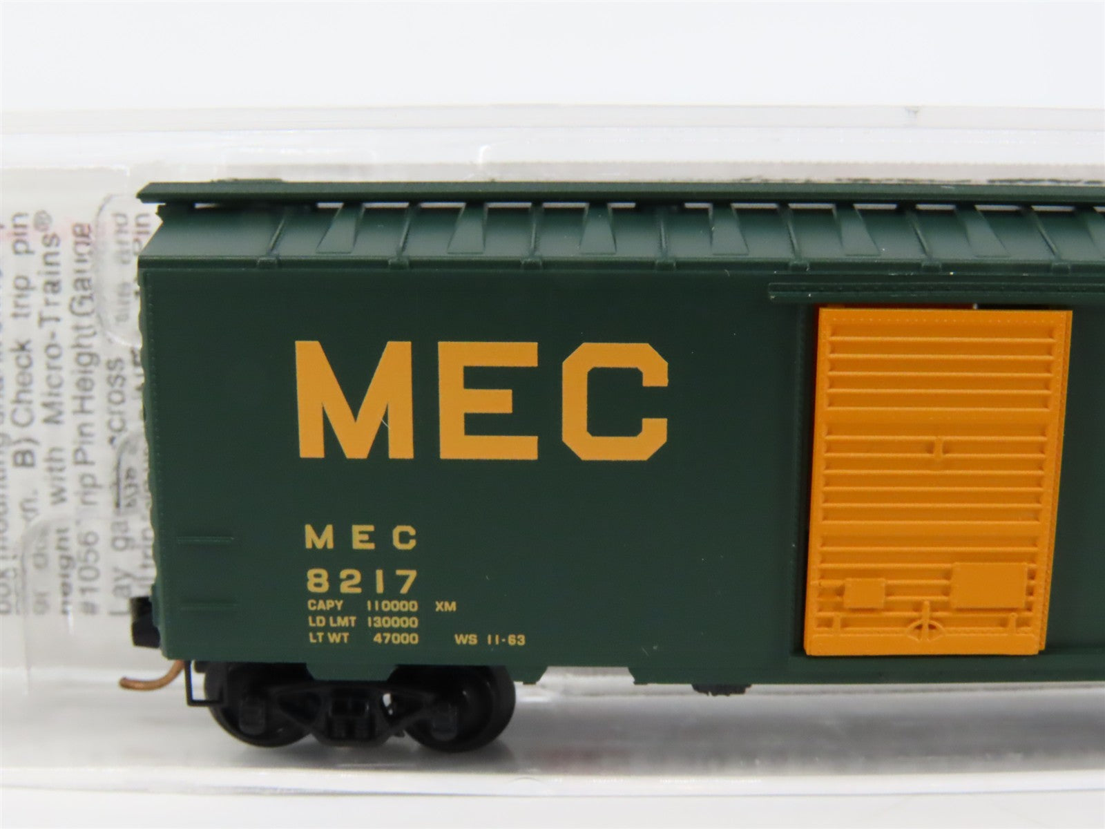 N Scale Micro-Trains 20220 MEC Maine Central 40' Box Car 8217 RTR