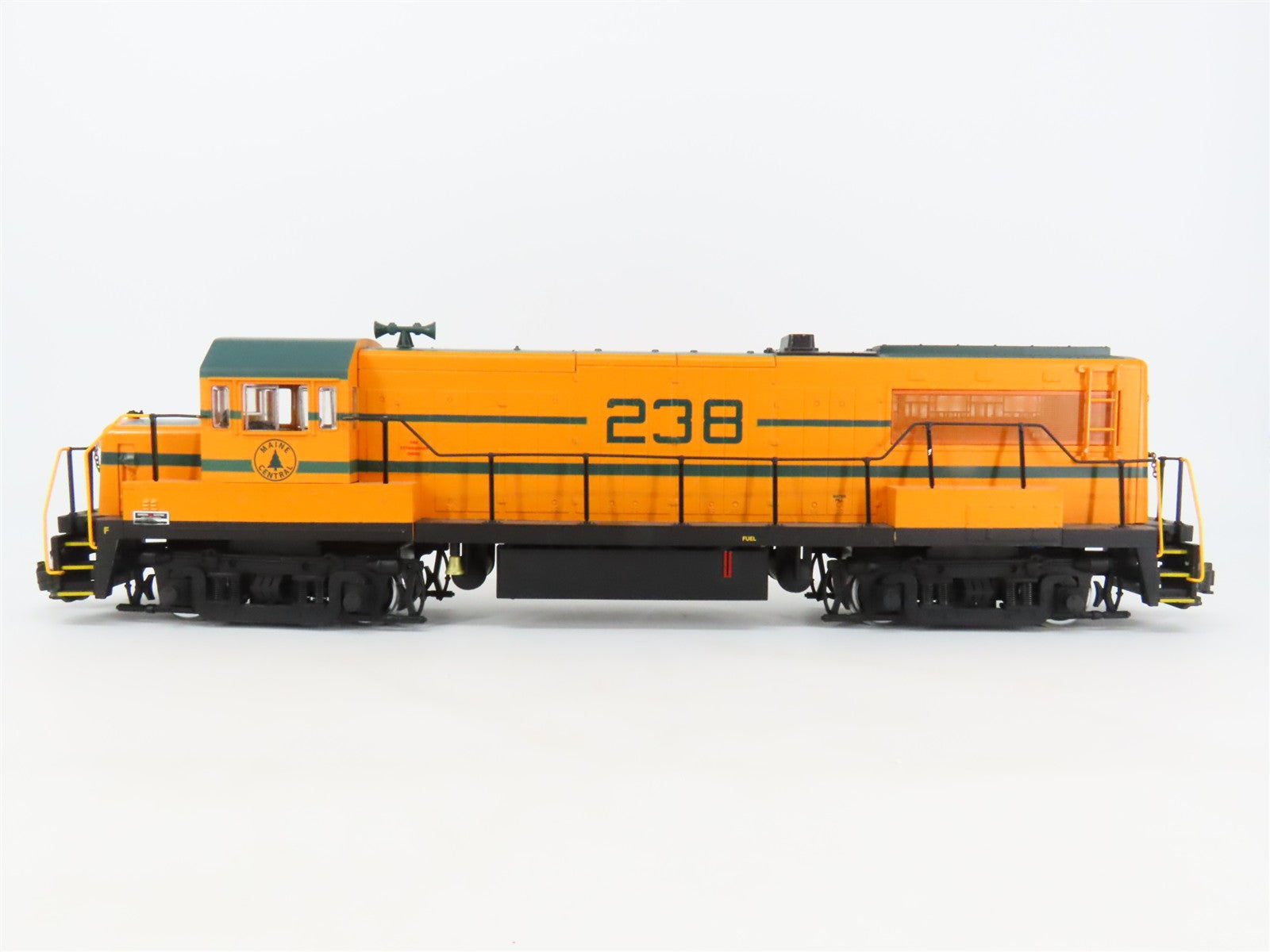 G Scale USA Trains MEC Maine Central U25B Diesel Locomotive #238 wSound