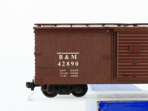 RO Trains 1962 B&M Boston & Maine 40' Box Car 42890 RTR