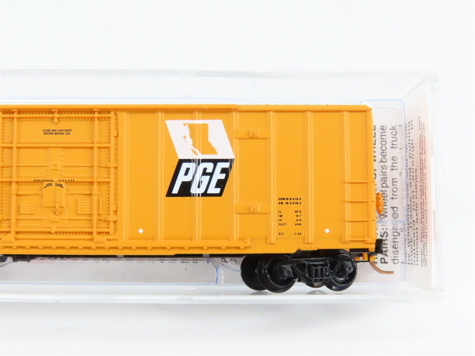 N Scale Micro-Trains MTL 25290 PGE Pacific Great Eastern 50' Box Car 8027 RTR