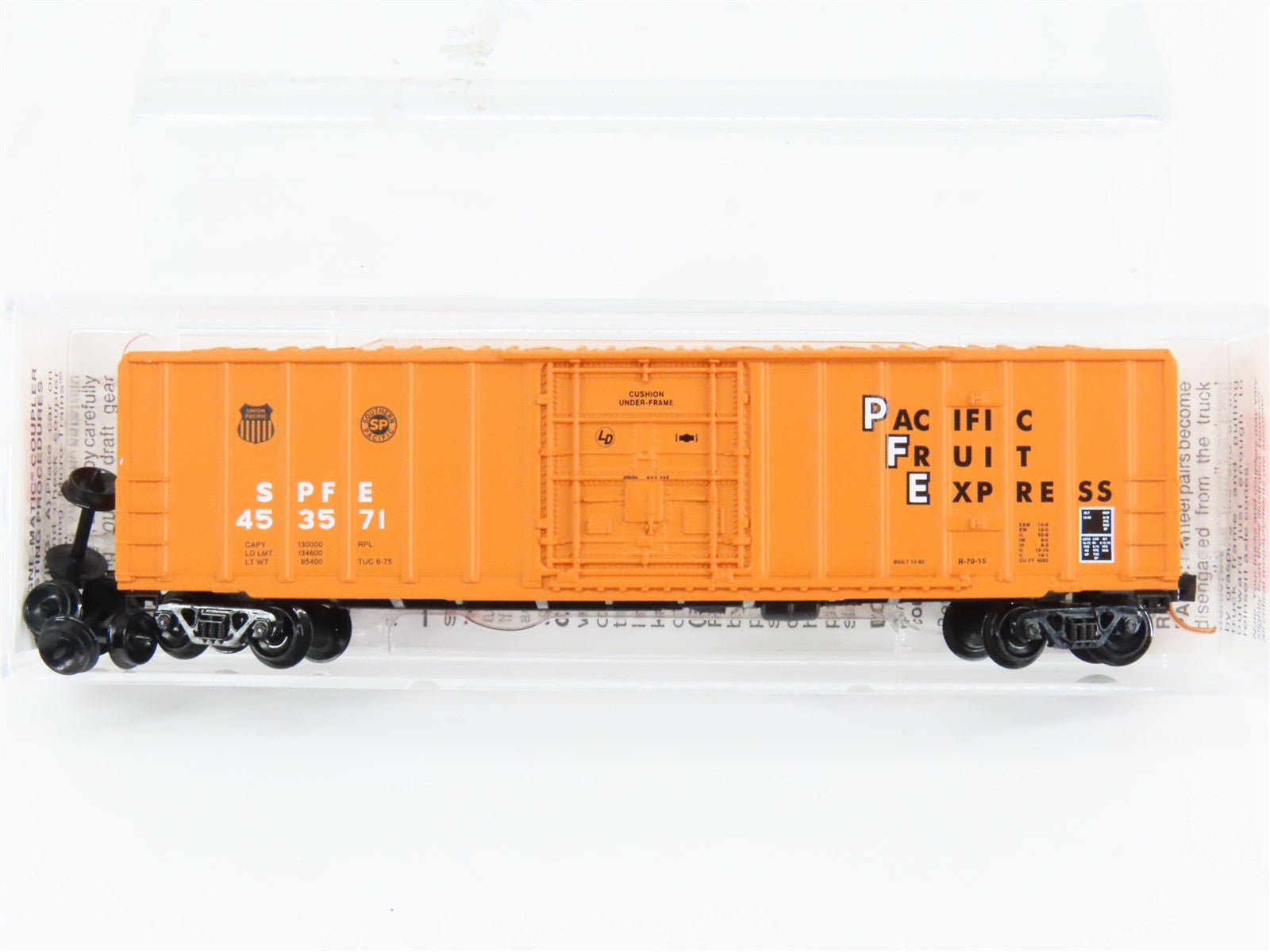 N Scale Micro-Trains MTL 27090 SPFE Pacific Fruit Express 50' Box Car 453571 RTR