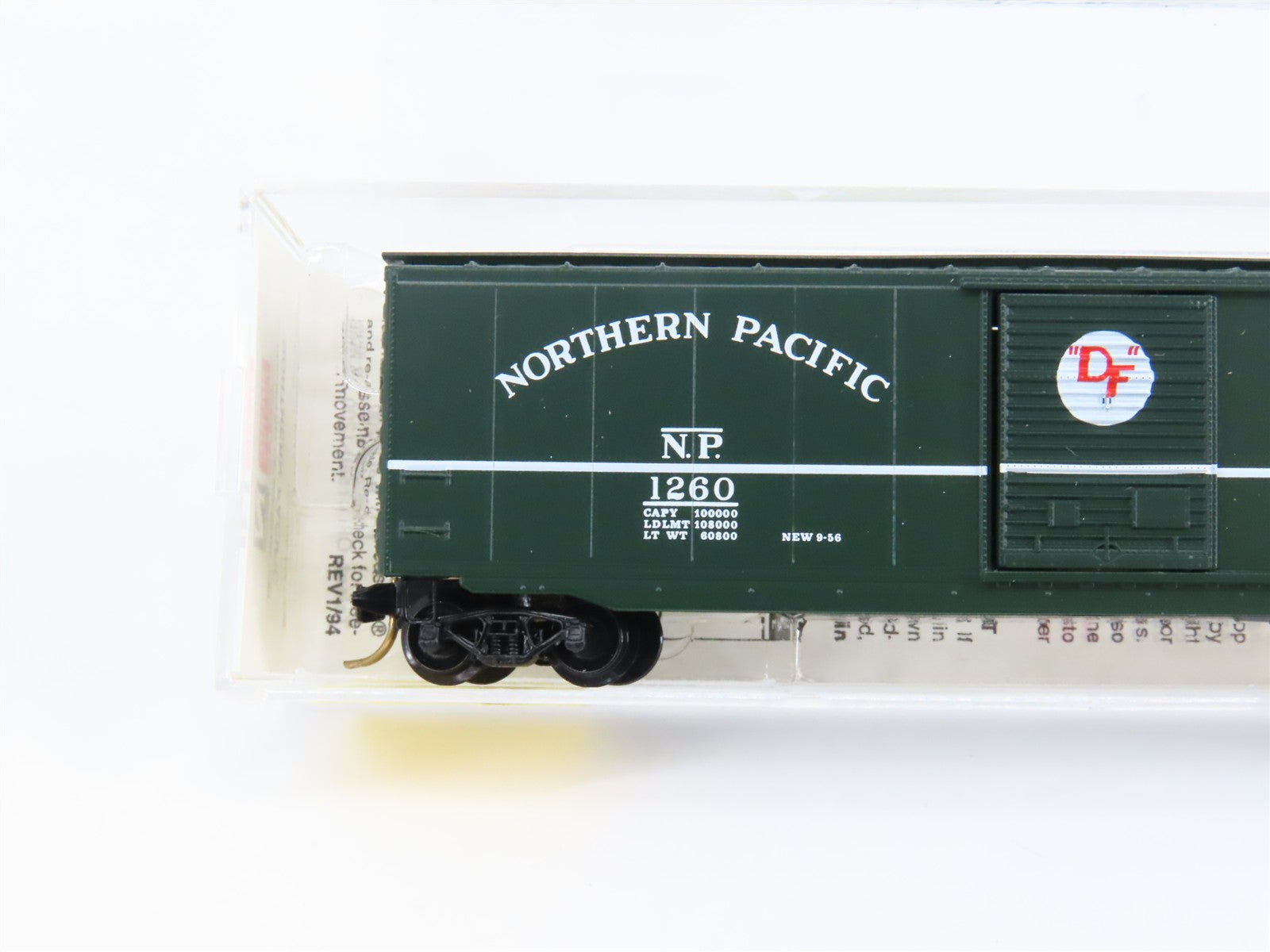 N Scale Micro-Trains MTL 31250 NP Northern Pacific 50' Box Car 1260 RTR