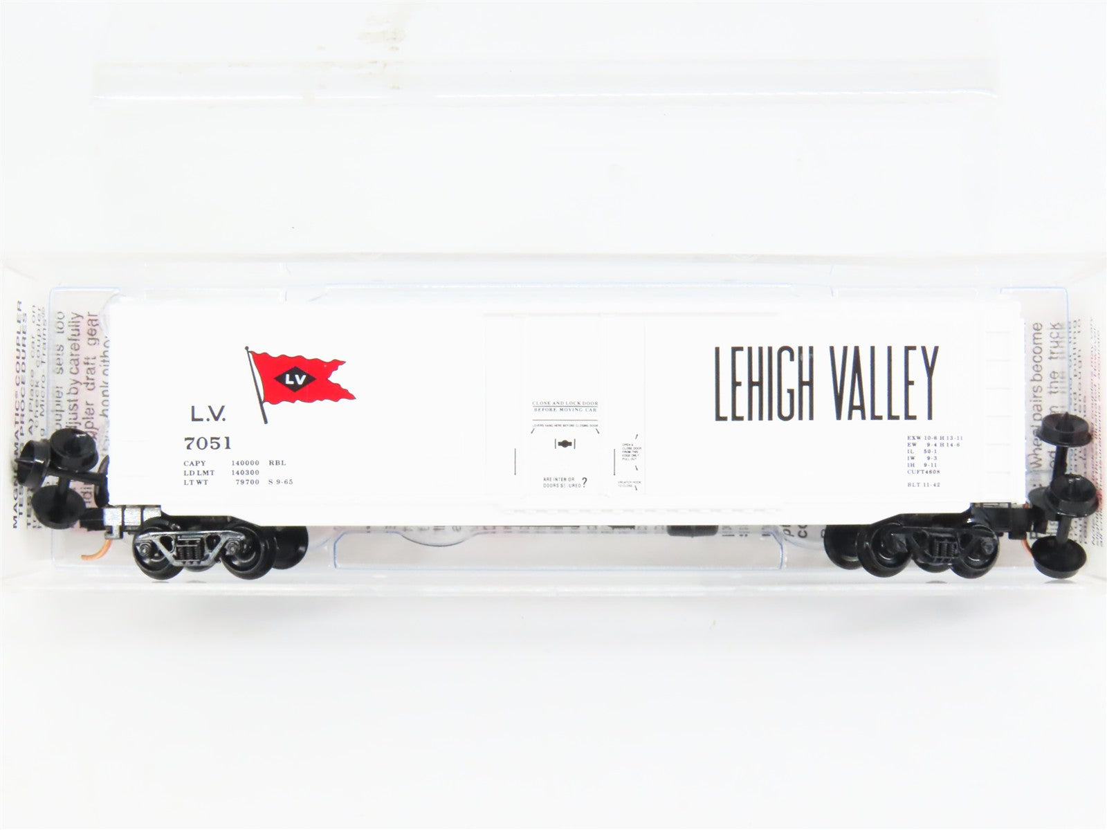 N Scale Micro-Trains MTL 38210 LV Lehigh Valley 50' Plug Door Box Car 7051 RTR