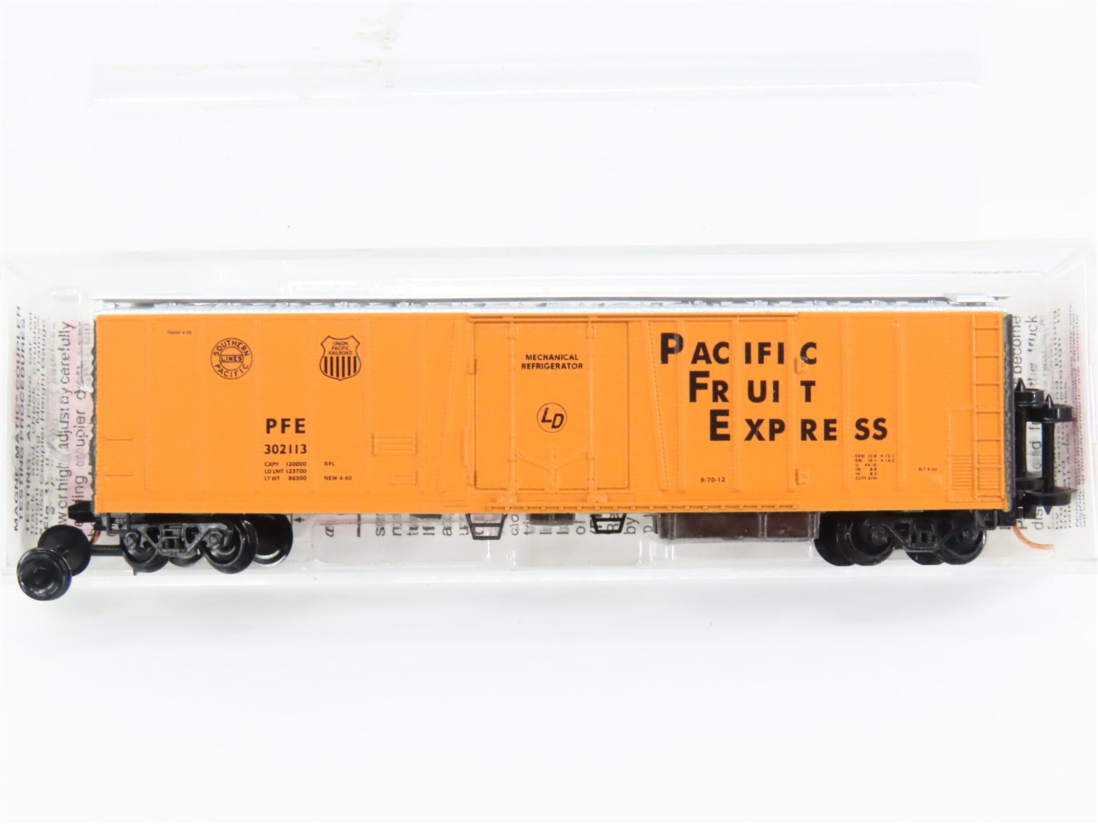 N Scale Micro-Trains MTL 70010 PFE Pacific Fruit Express 51' Reefer 302113 RTR