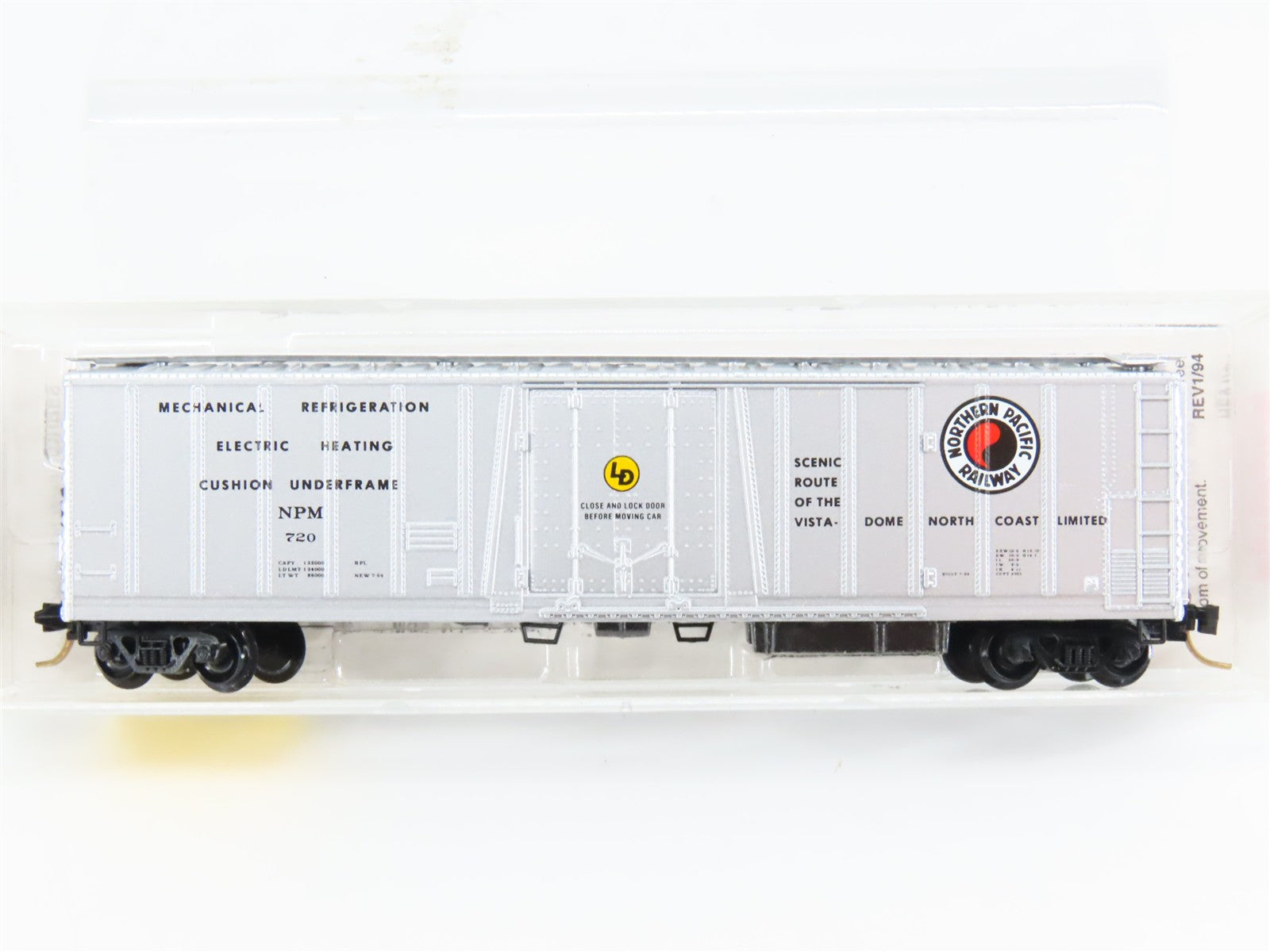 N Scale Micro-Trains MTL 70050 NPM Northern Pacific 51' Reefer 720 RTR